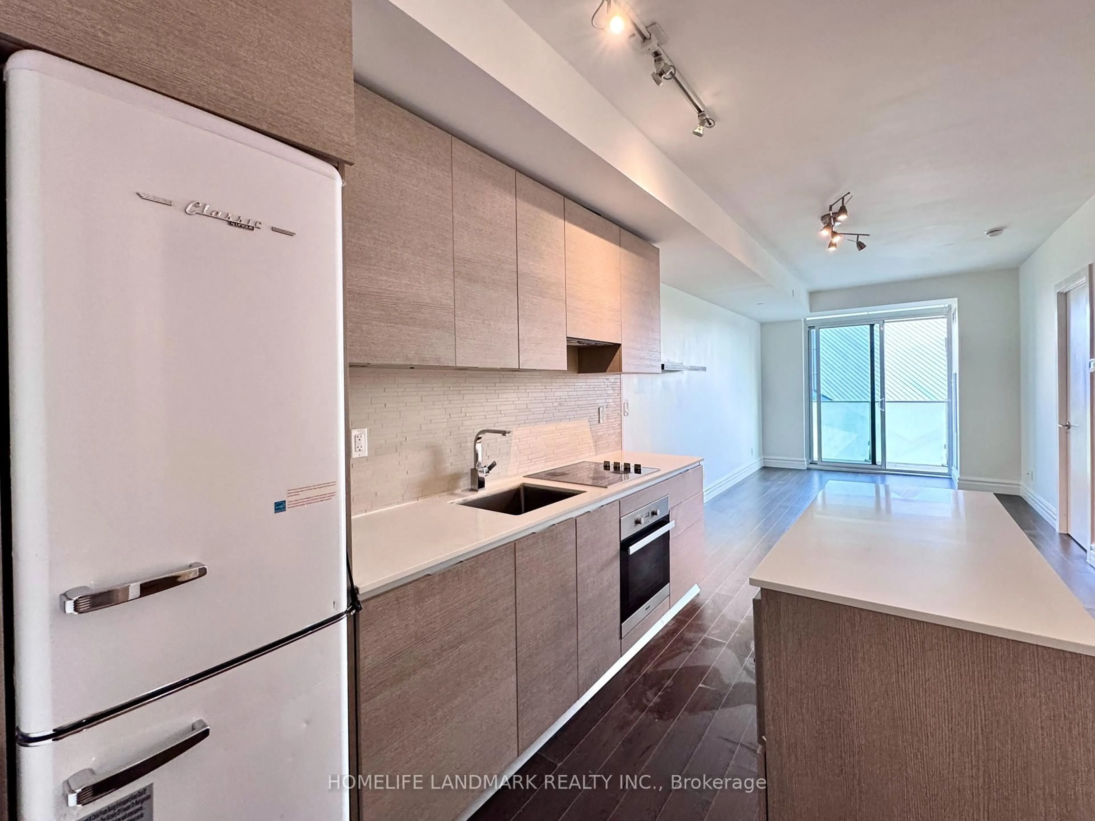 Standard kitchen, unknown for 200 Bloor St #702, Toronto Ontario M5S 0B1