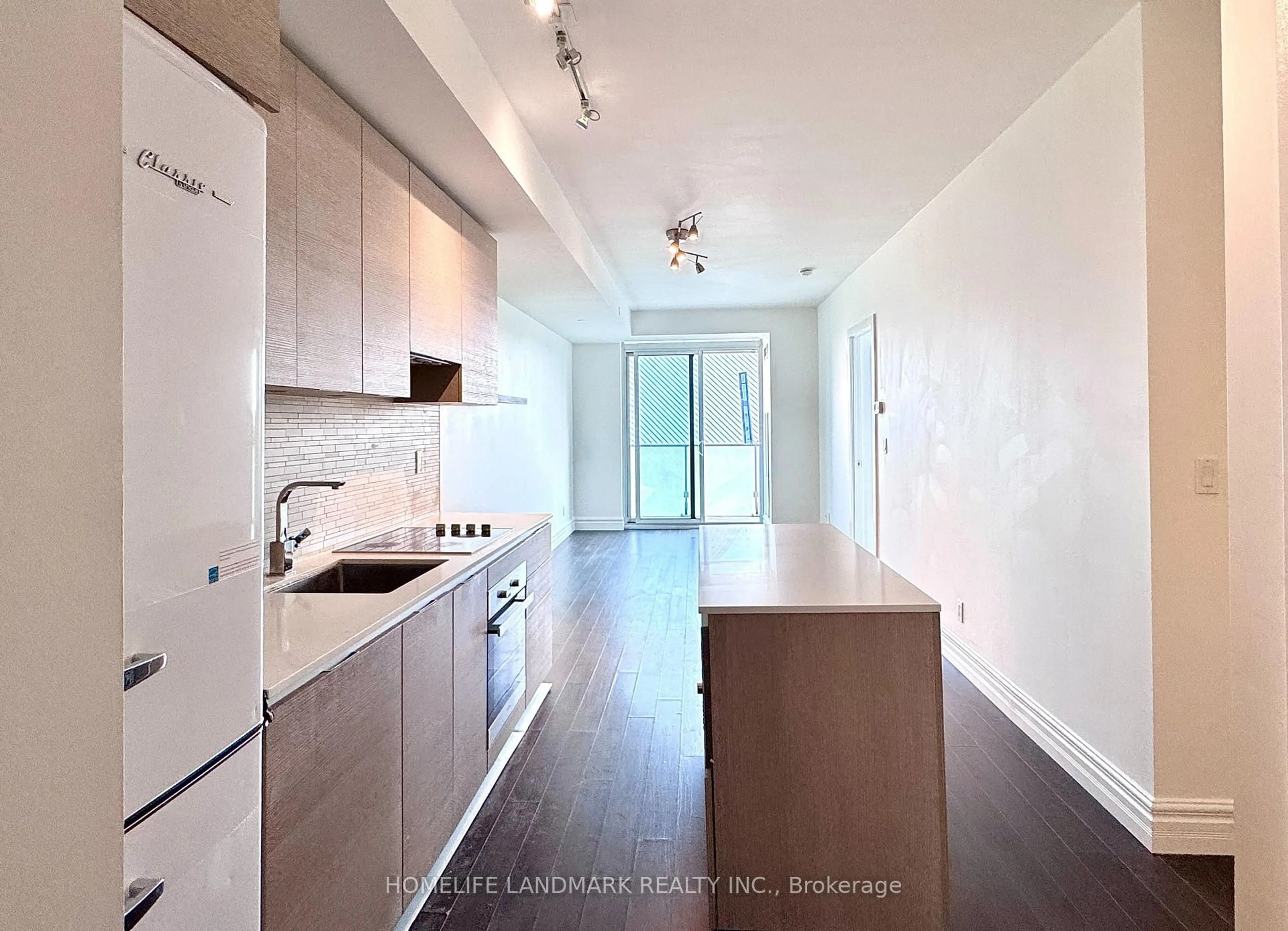 Standard kitchen, unknown for 200 Bloor St #702, Toronto Ontario M5S 0B1