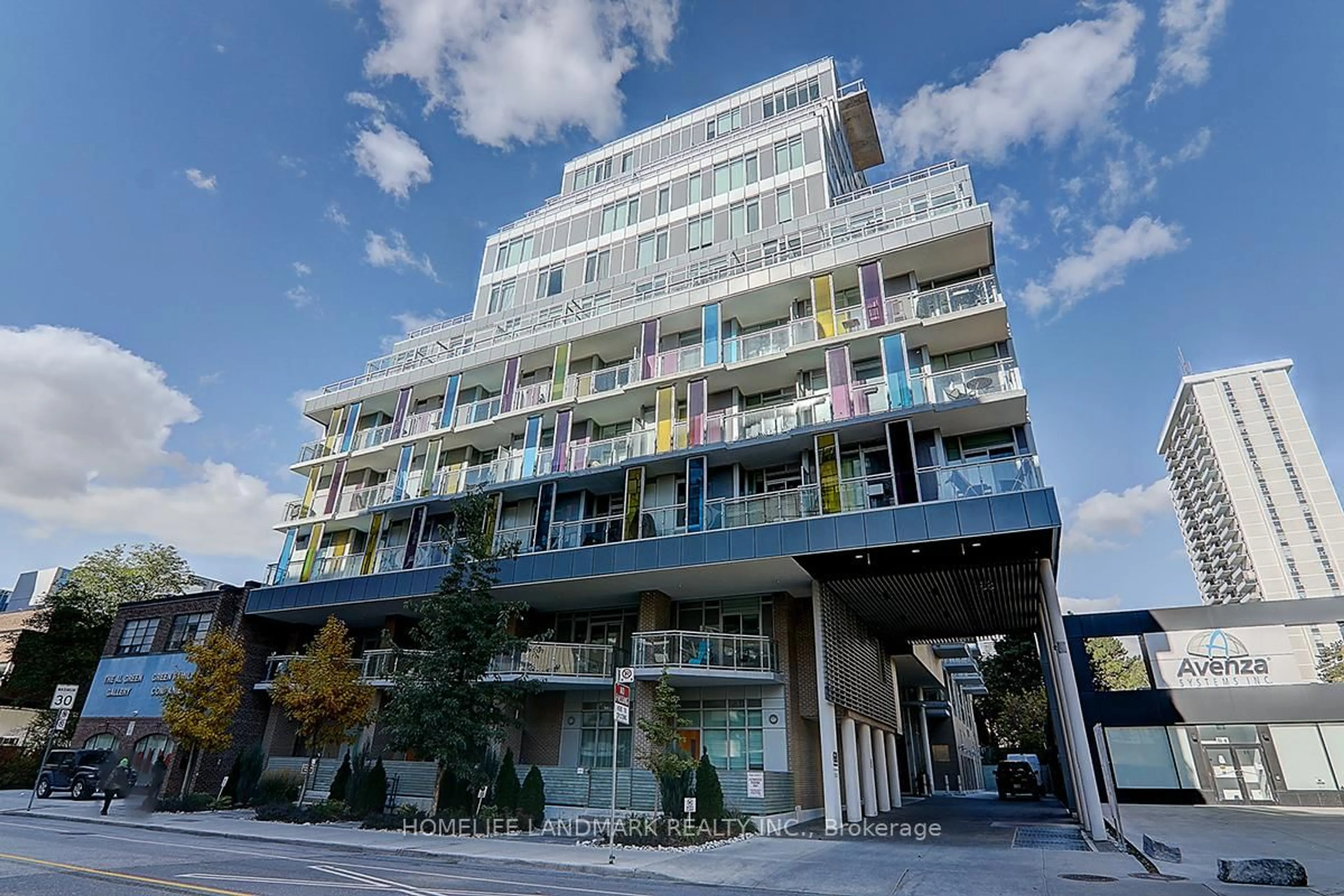 Patio, building for 68 Merton St #901, Toronto Ontario M4S 0A7