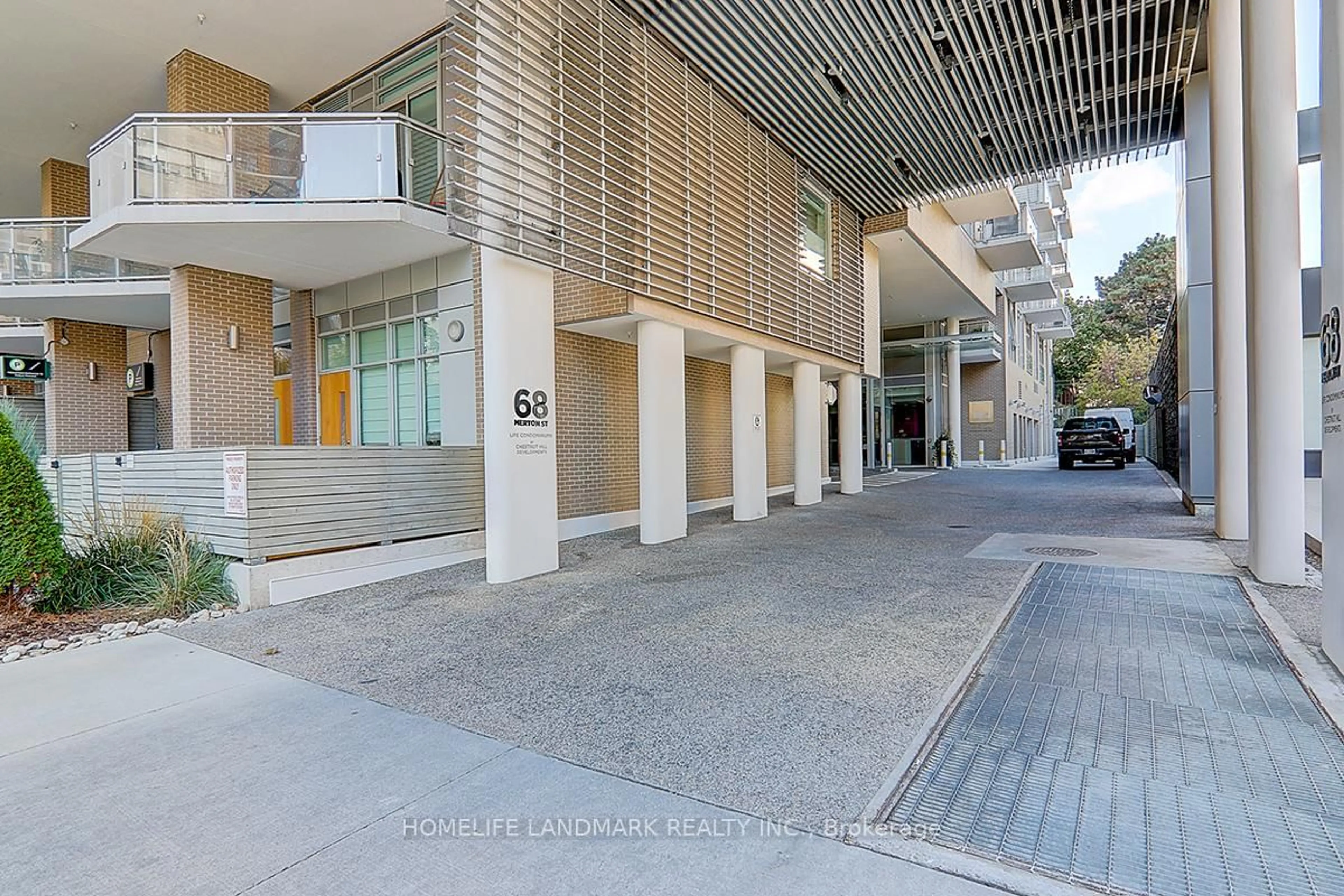 Indoor foyer for 68 Merton St #901, Toronto Ontario M4S 0A7