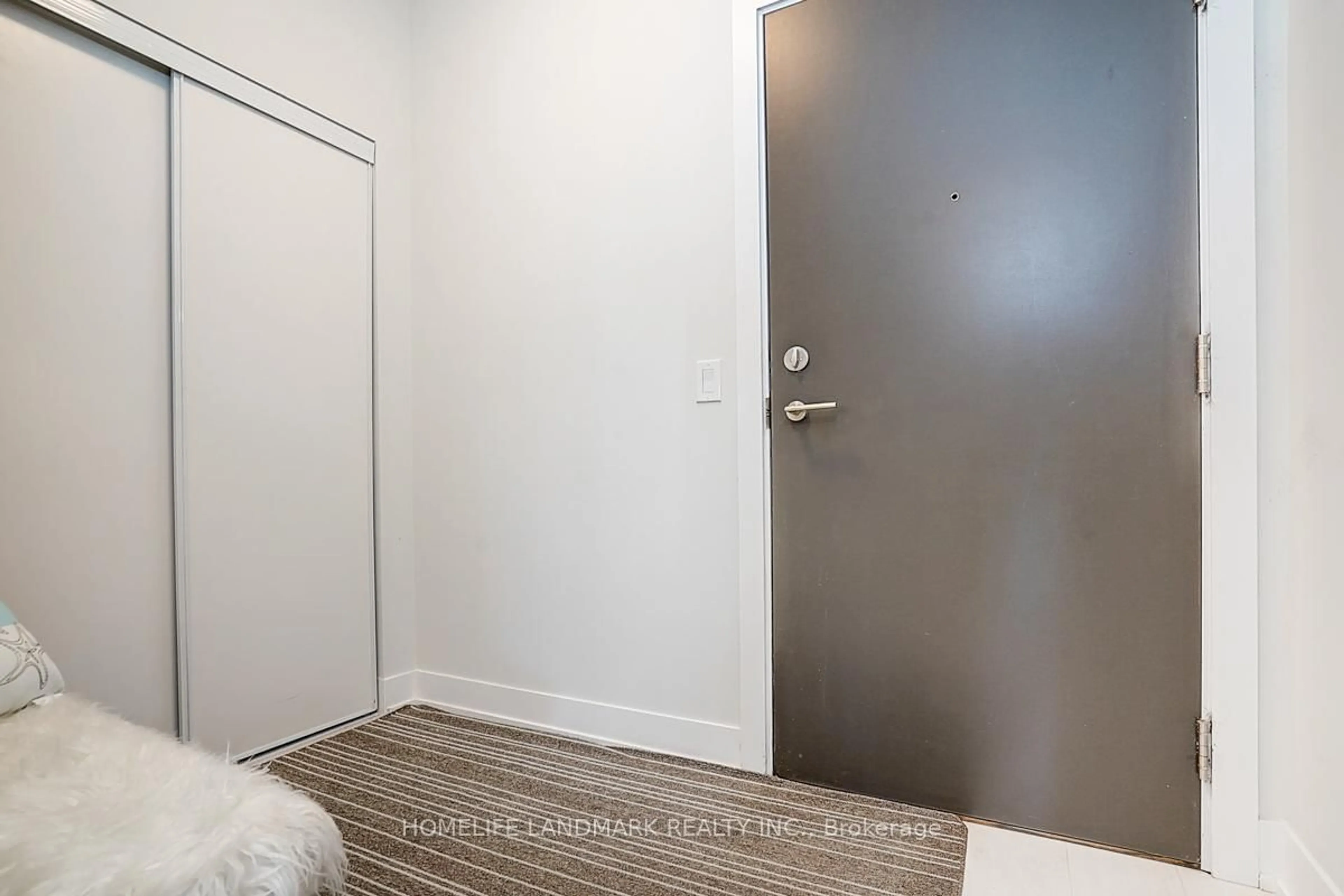 A pic of a room for 68 Merton St #901, Toronto Ontario M4S 0A7