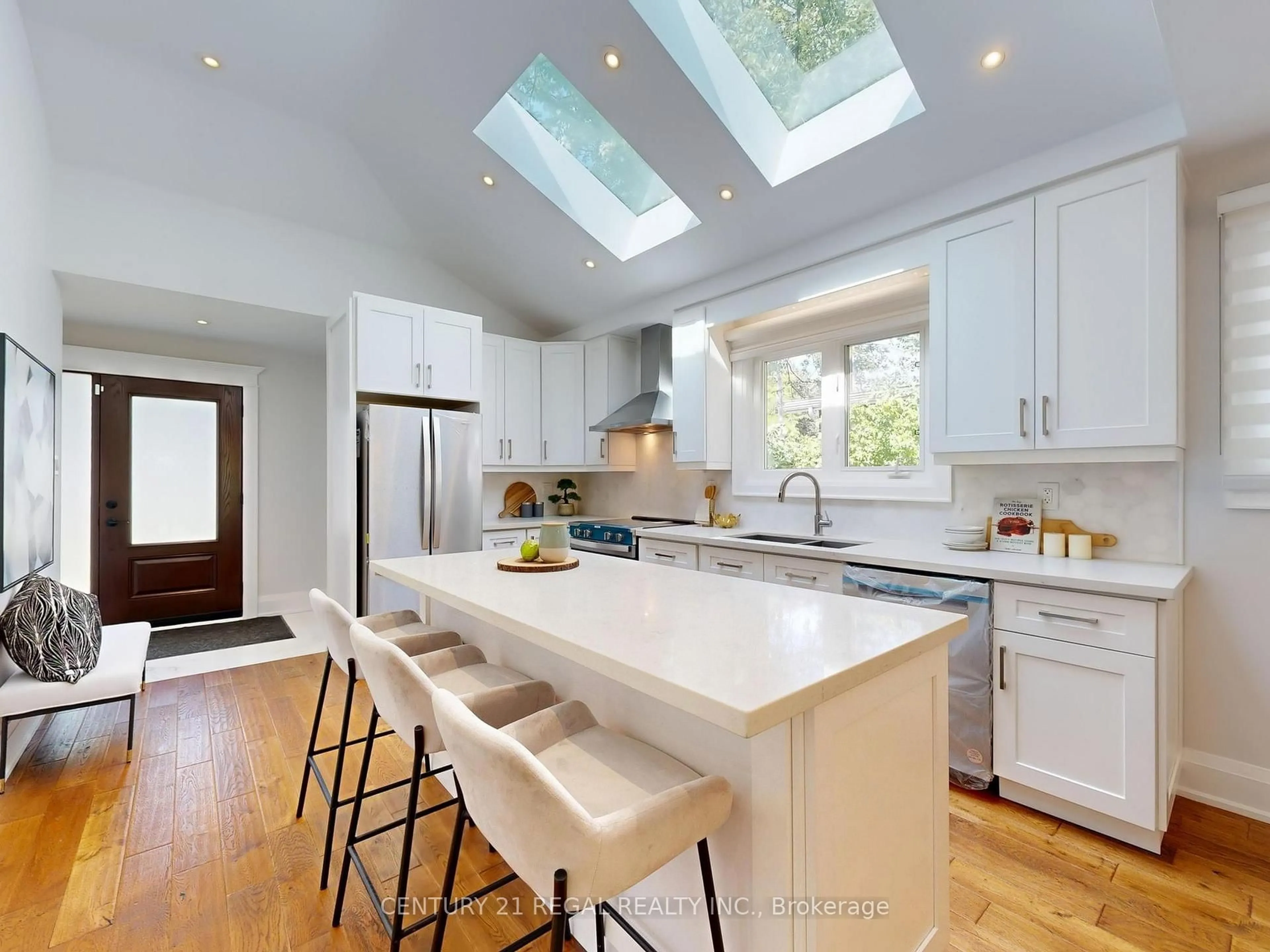 Contemporary kitchen, unknown for 25 Evermede Dr, Toronto Ontario M3A 2S2