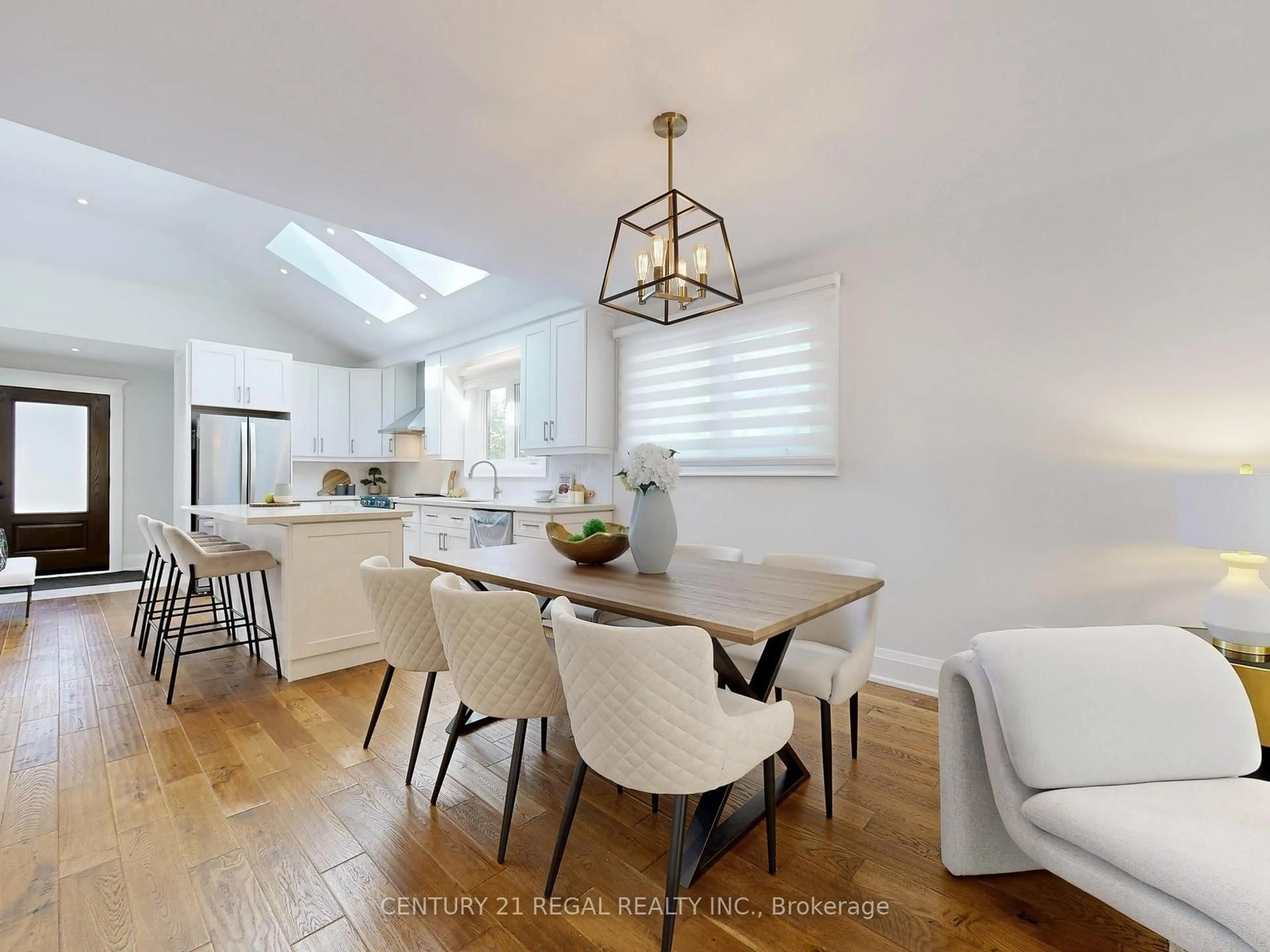 Open concept kitchen, wood/laminate floor for 25 Evermede Dr, Toronto Ontario M3A 2S2