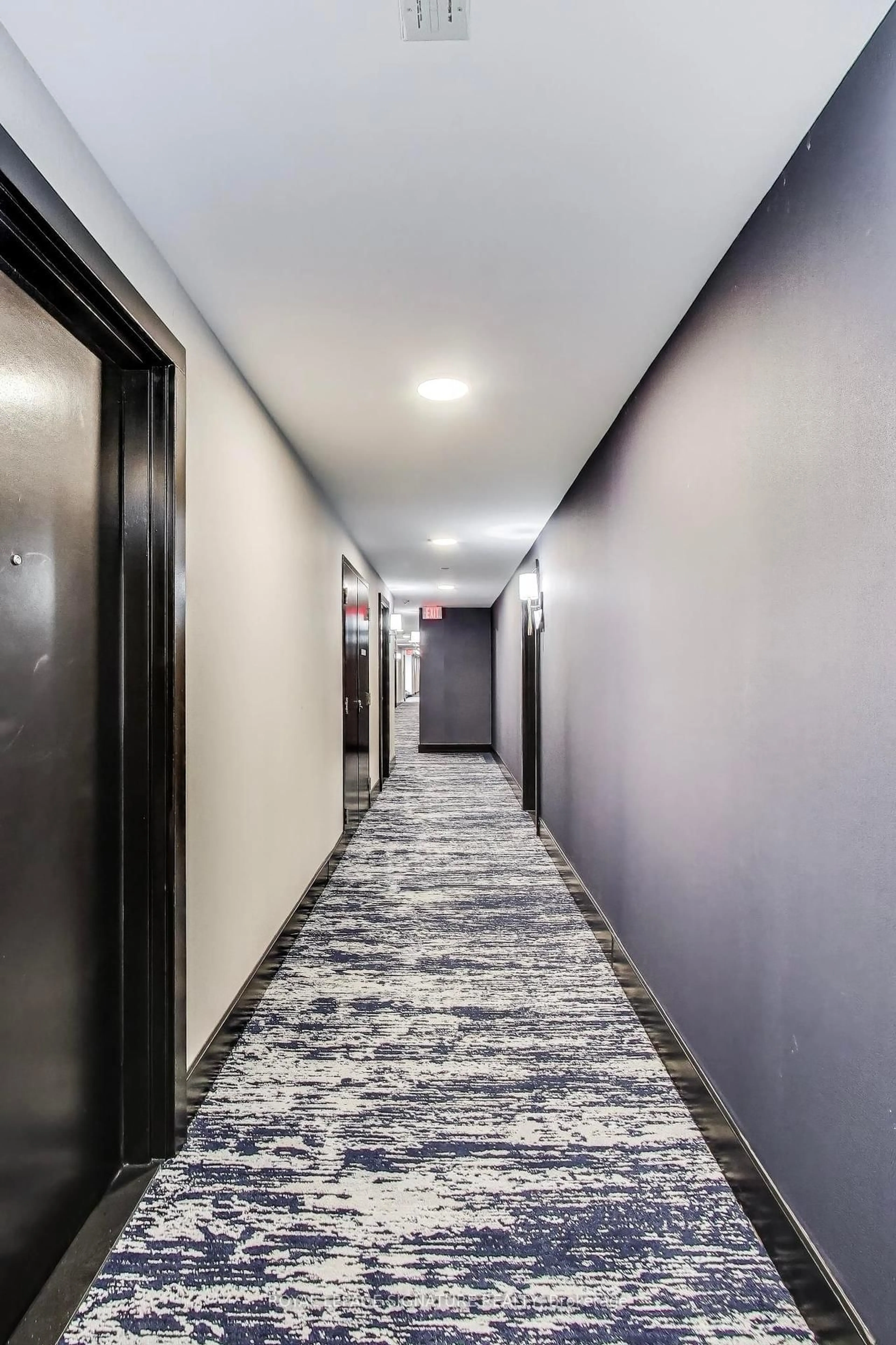 Indoor foyer for 120 Dallimore Circ #621, Toronto Ontario M3C 4J1