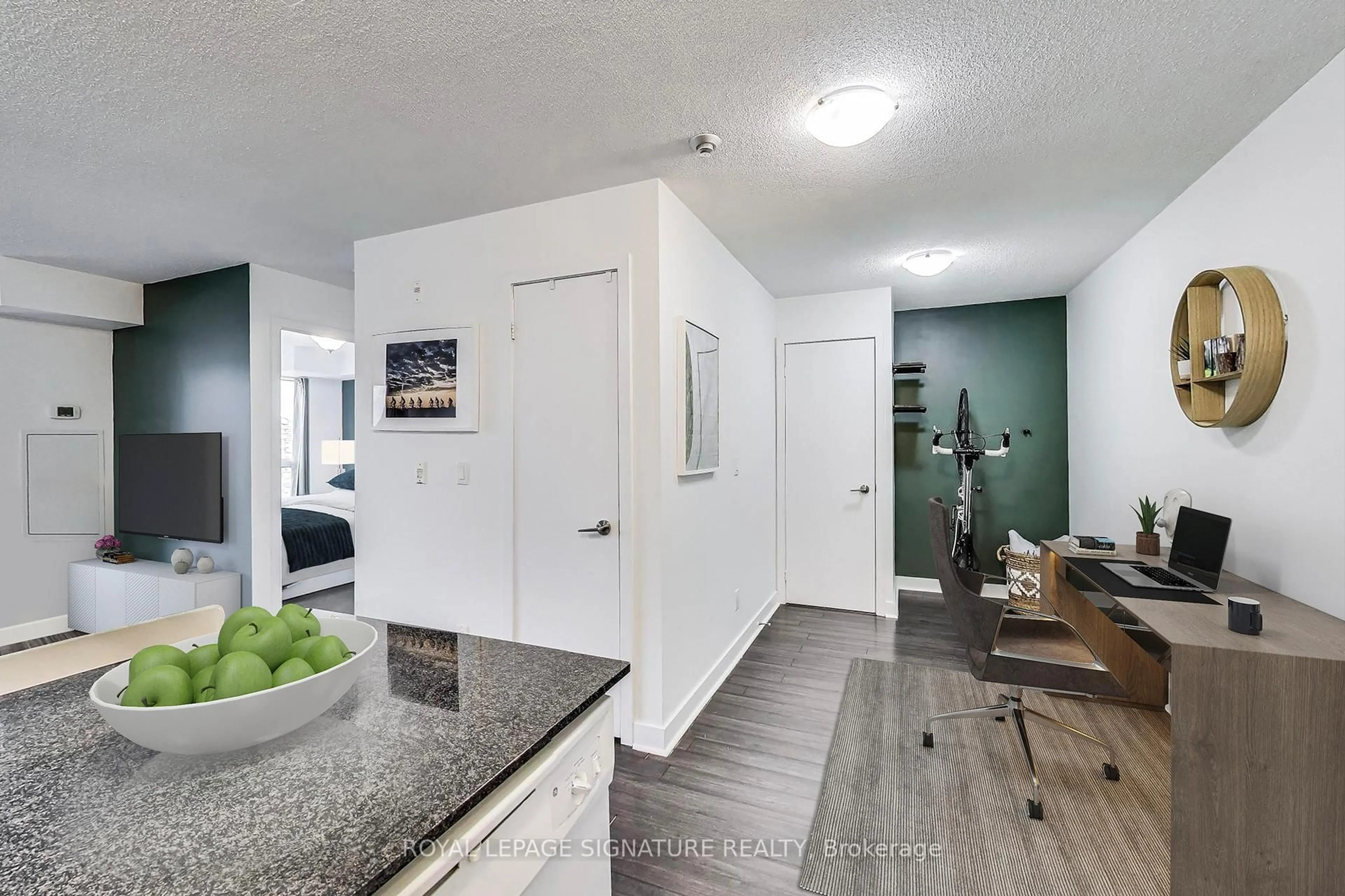 Indoor entryway for 120 Dallimore Circ #621, Toronto Ontario M3C 4J1