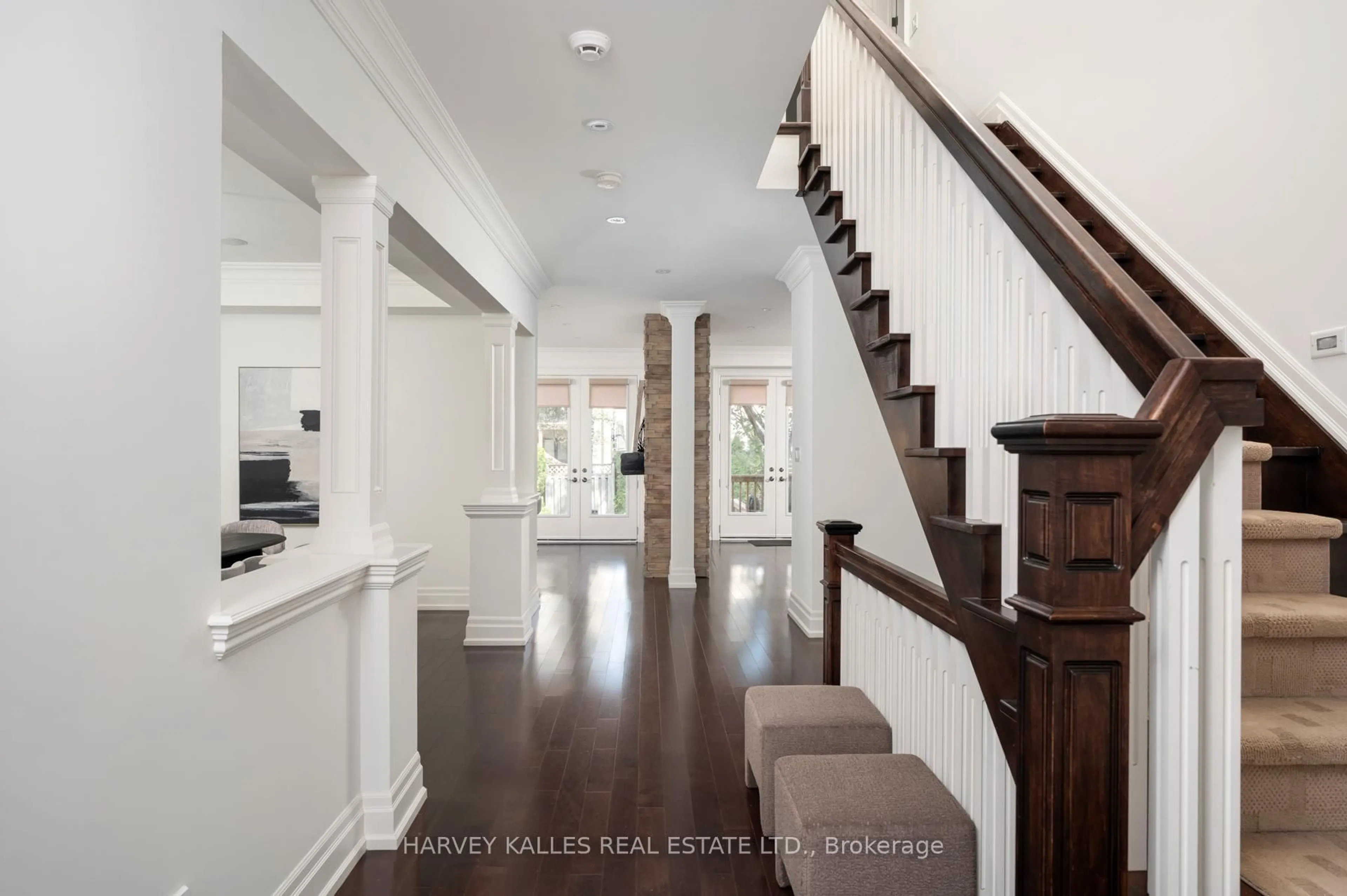 Indoor entryway for 60 Mcgillivray Ave, Toronto Ontario M5M 2Y2