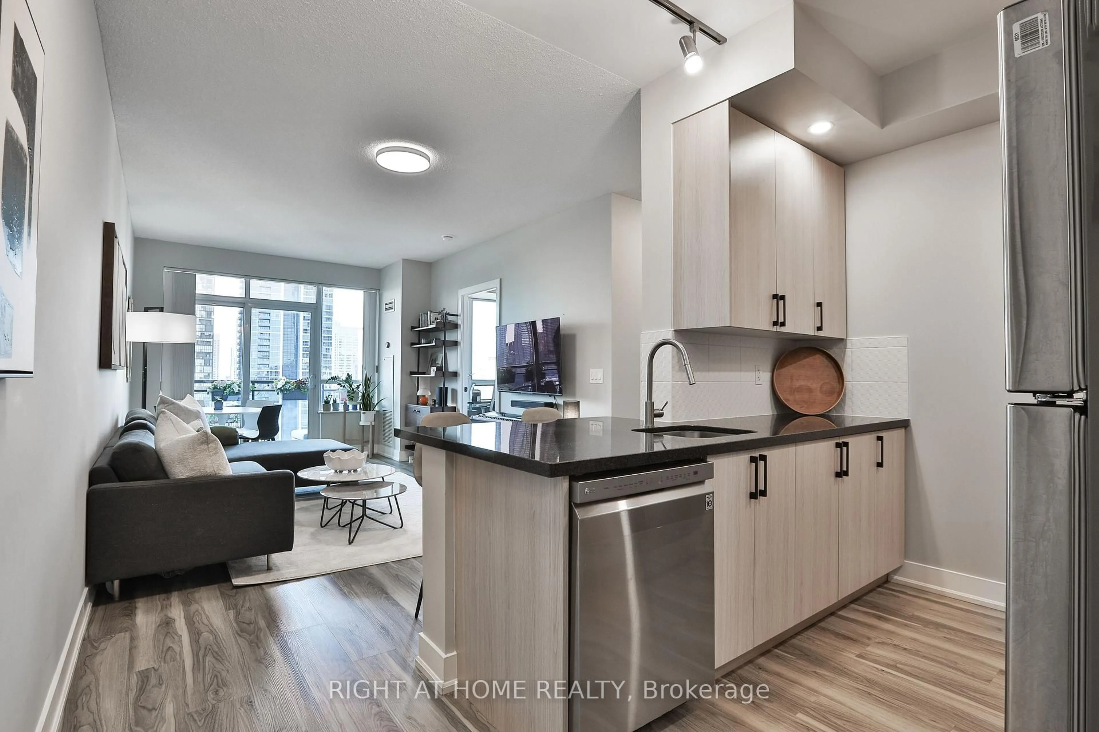 Open concept kitchen, unknown for 28 Linden St #2308, Toronto Ontario M4Y 0A4