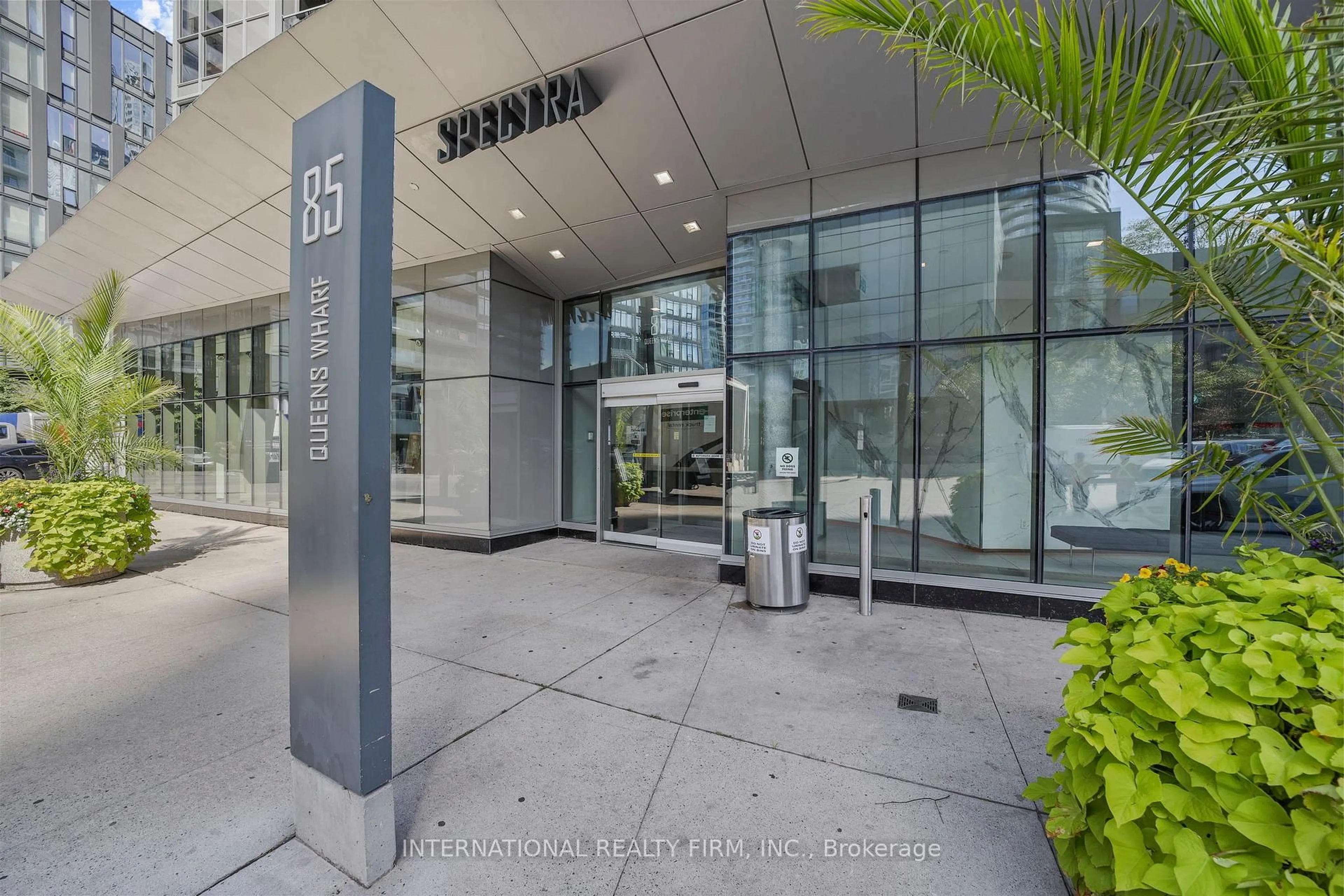 Indoor foyer for 85 Queens Wharf Rd #2112, Toronto Ontario M5V 0J9