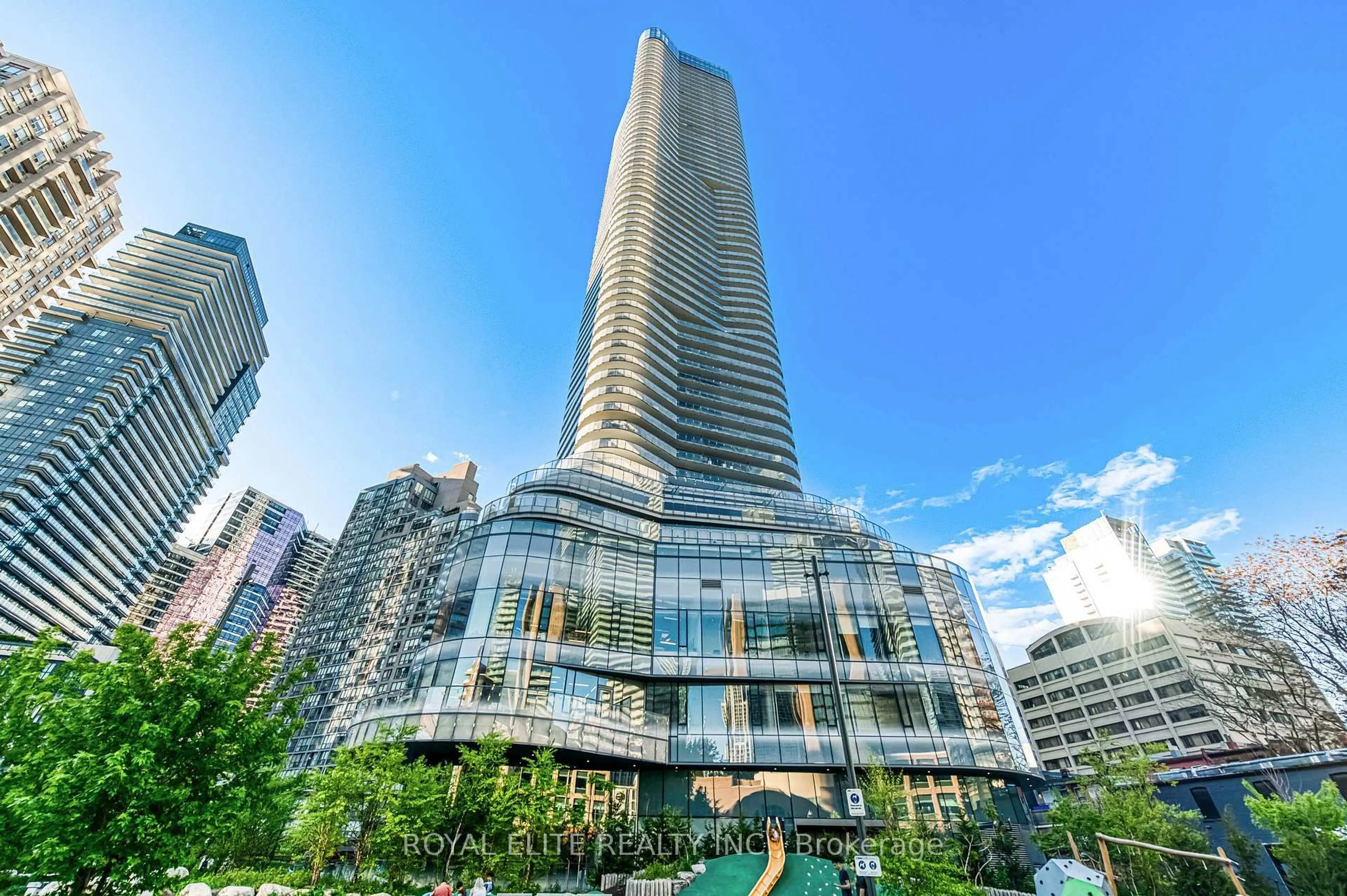 Unknown for 11 Wellesley St #612, Toronto Ontario M4Y 0G4