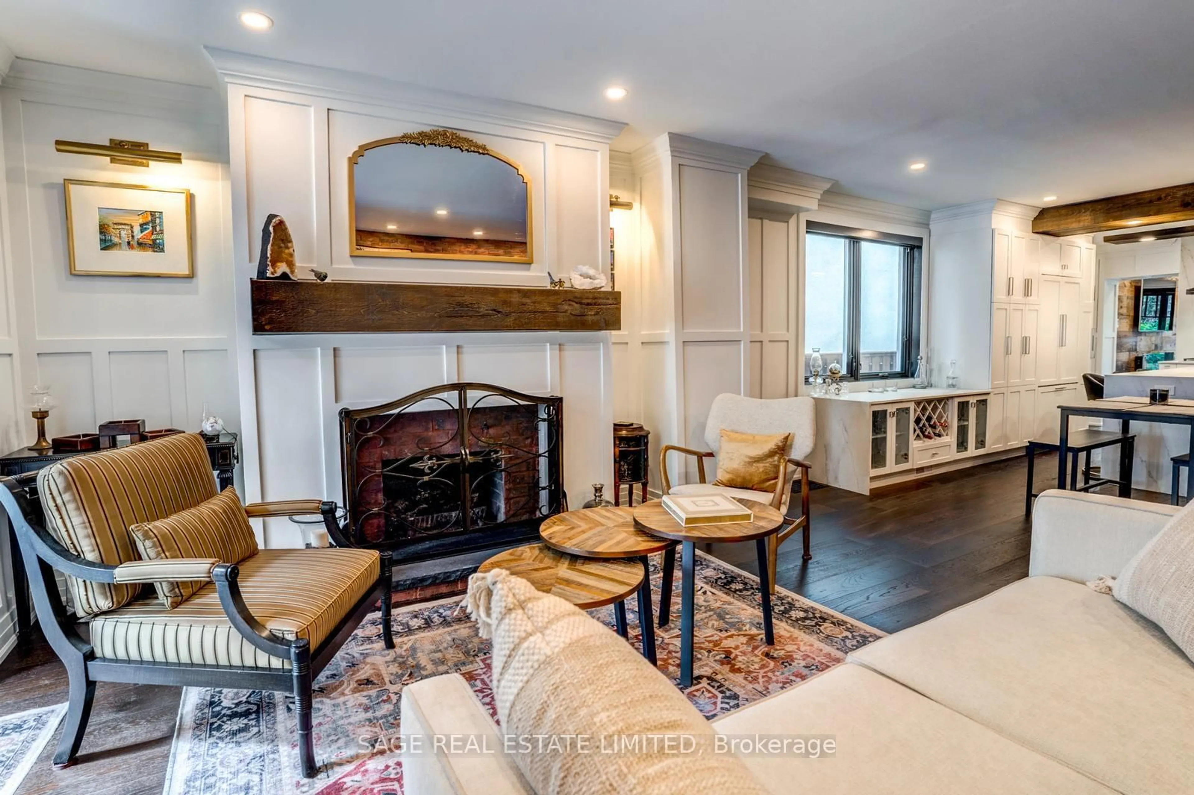 Living room with furniture, unknown for 156 Craighurst Ave, Toronto Ontario M4R 1K2