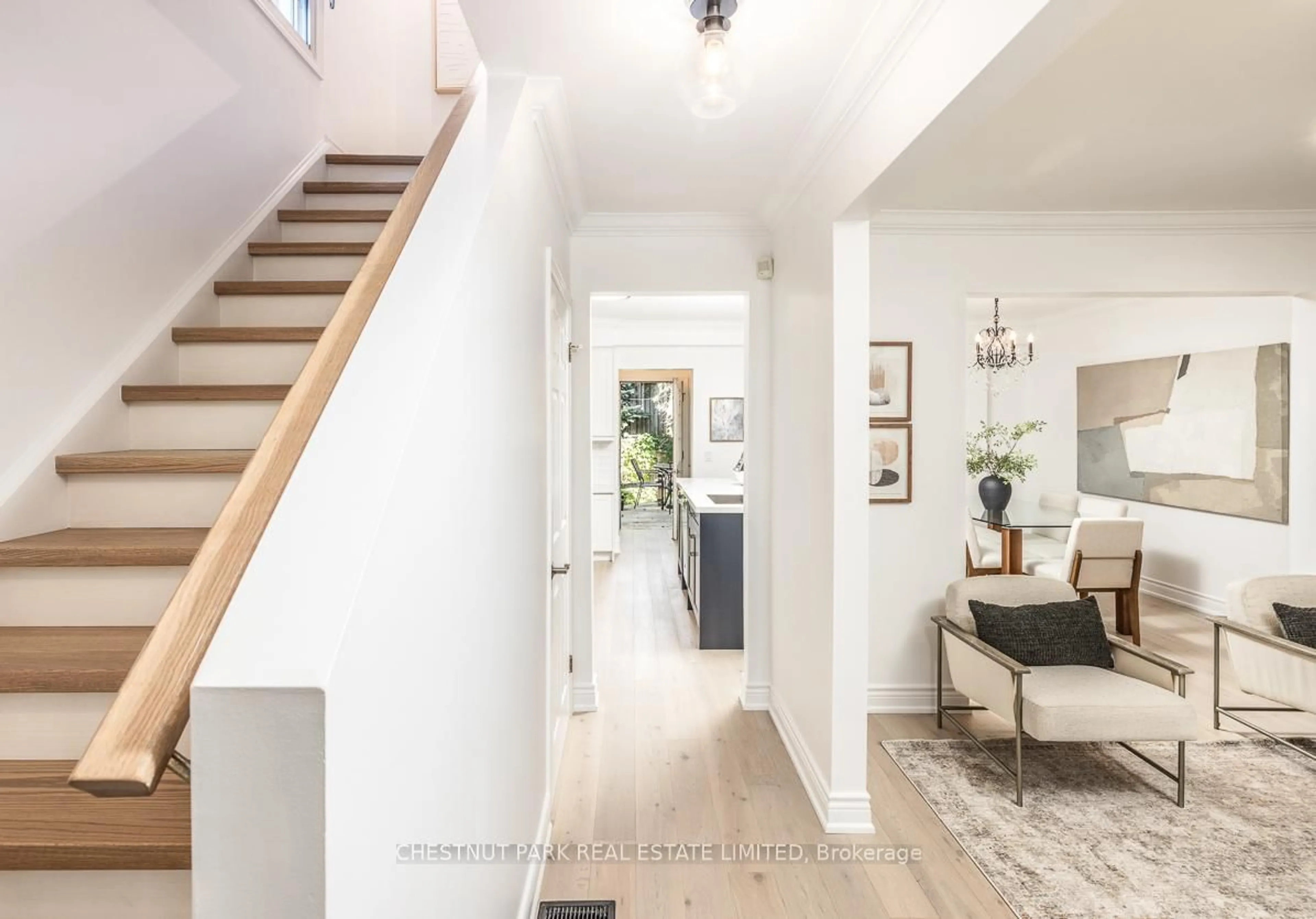 Indoor entryway for 262 St Clements Ave, Toronto Ontario M4R 1H5