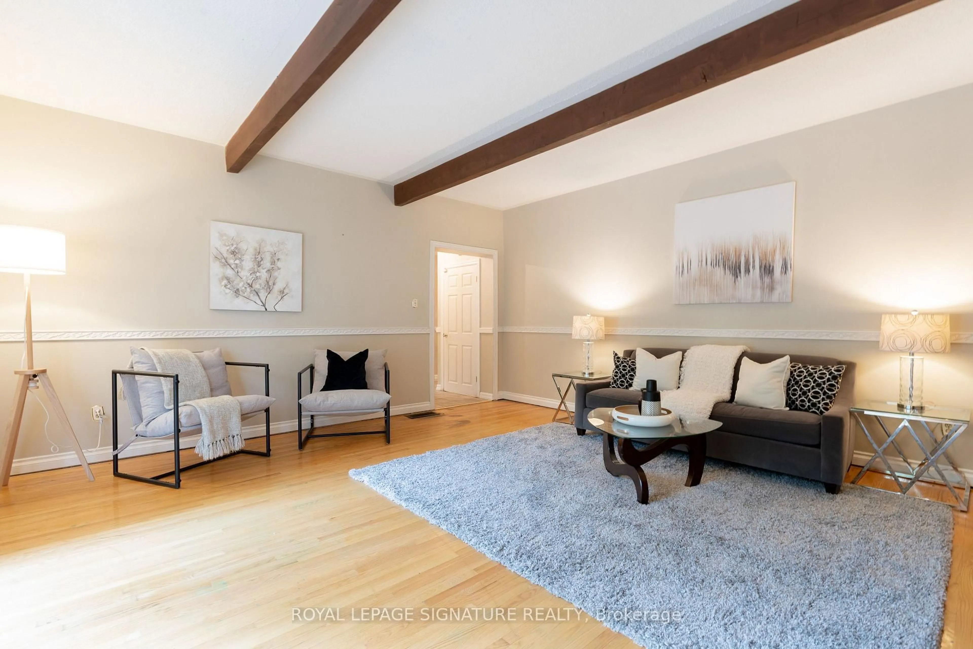 Living room with furniture, unknown for 7 Willowood Crt, Toronto Ontario M2J 2M2