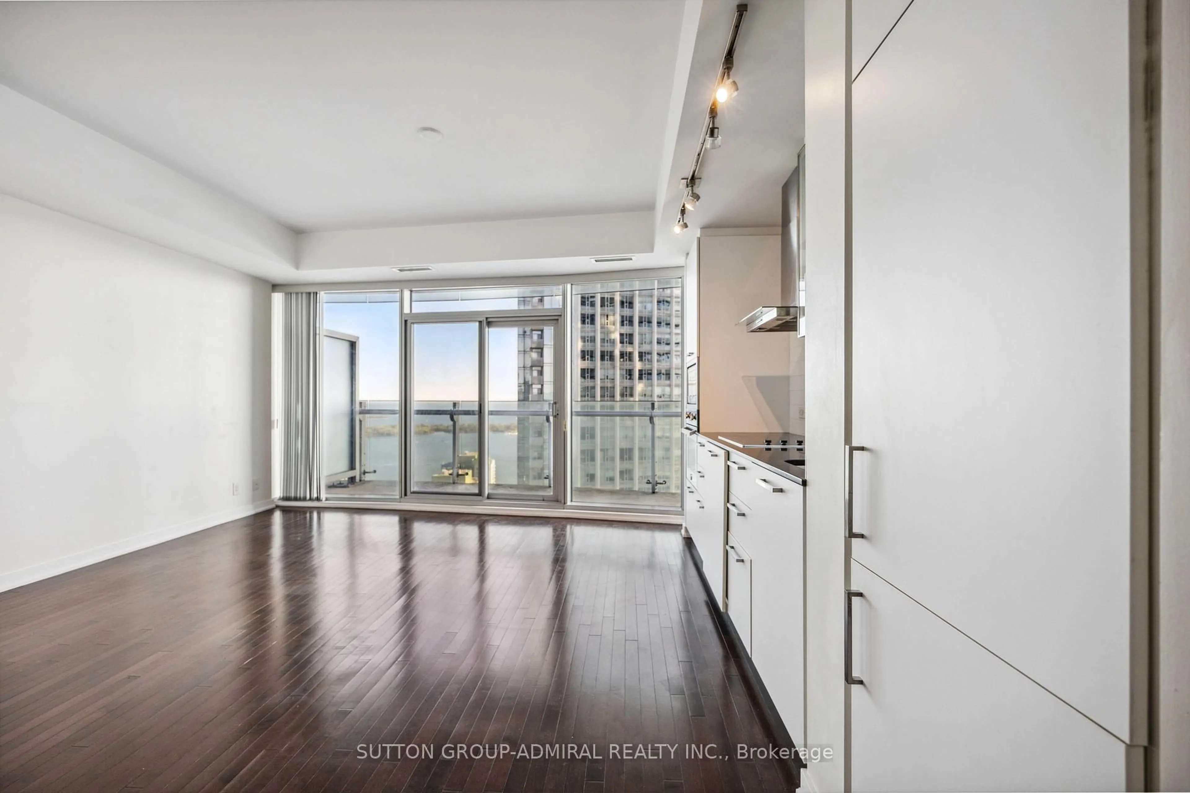 Open concept kitchen, unknown for 14 York St #4704, Toronto Ontario M5J 0B1