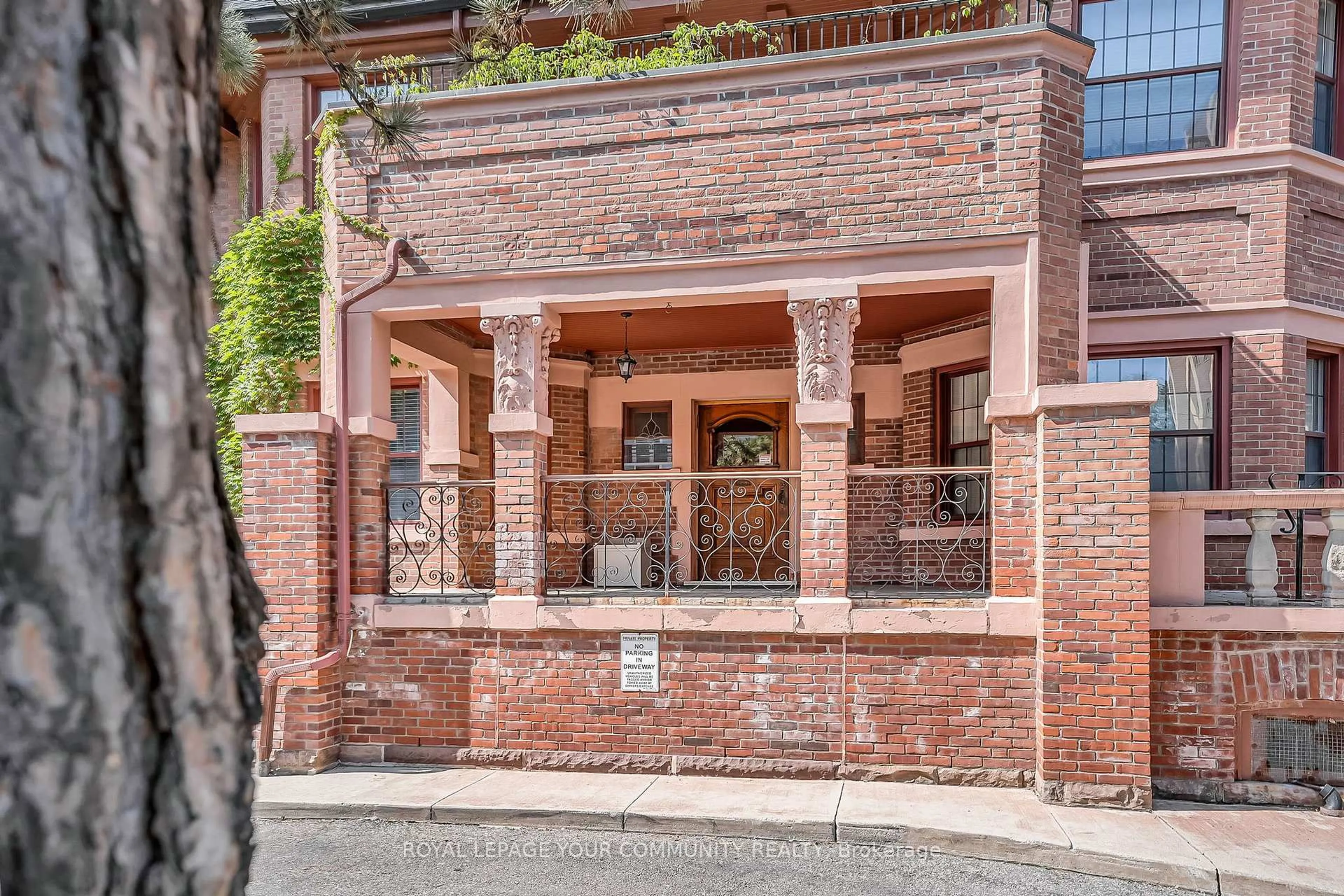 Unknown for 212 St George St #503, Toronto Ontario M5R 2N5