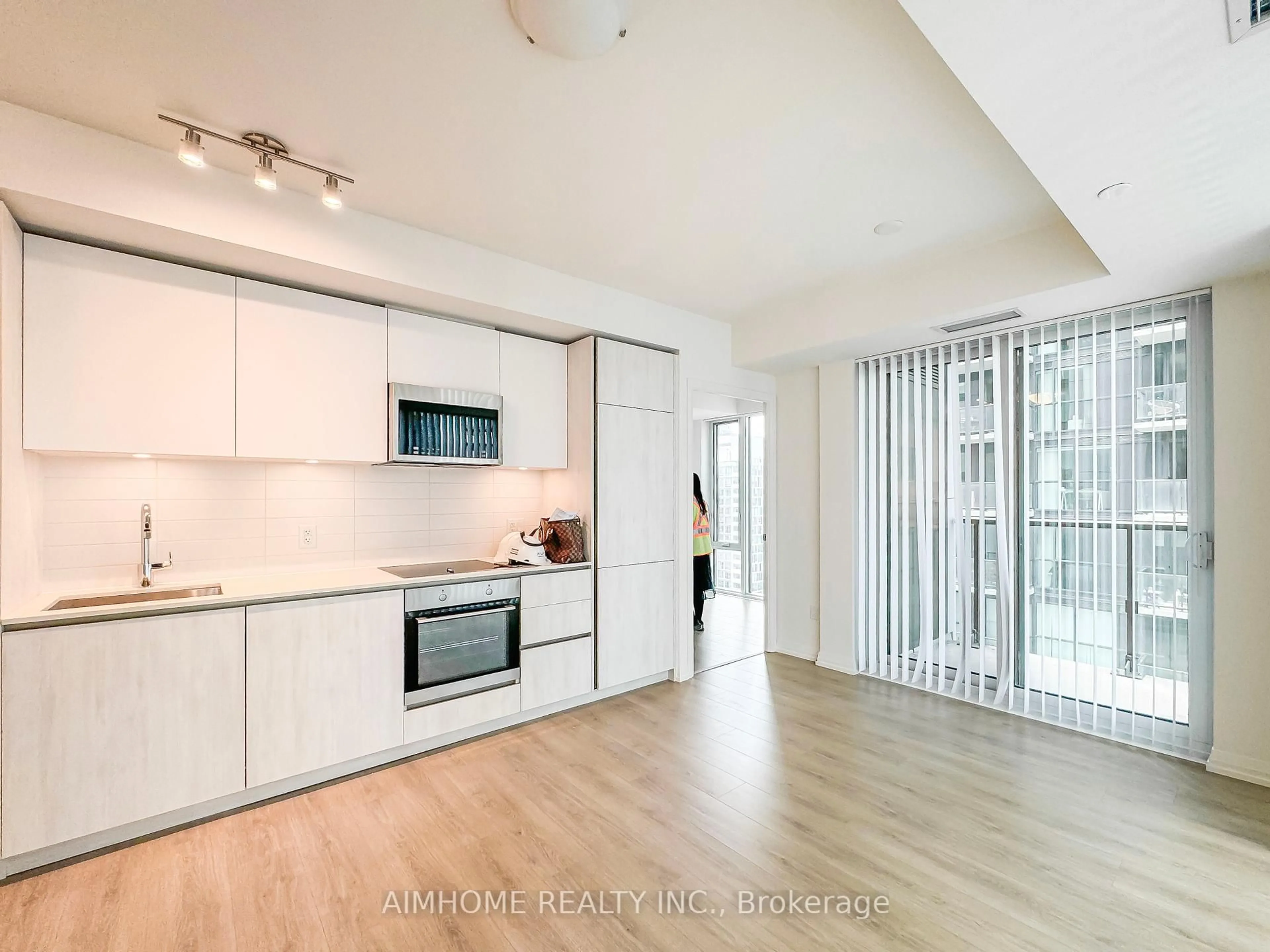 Open concept kitchen, unknown for 8 Widmer St #3503, Toronto Ontario M5V 0W6