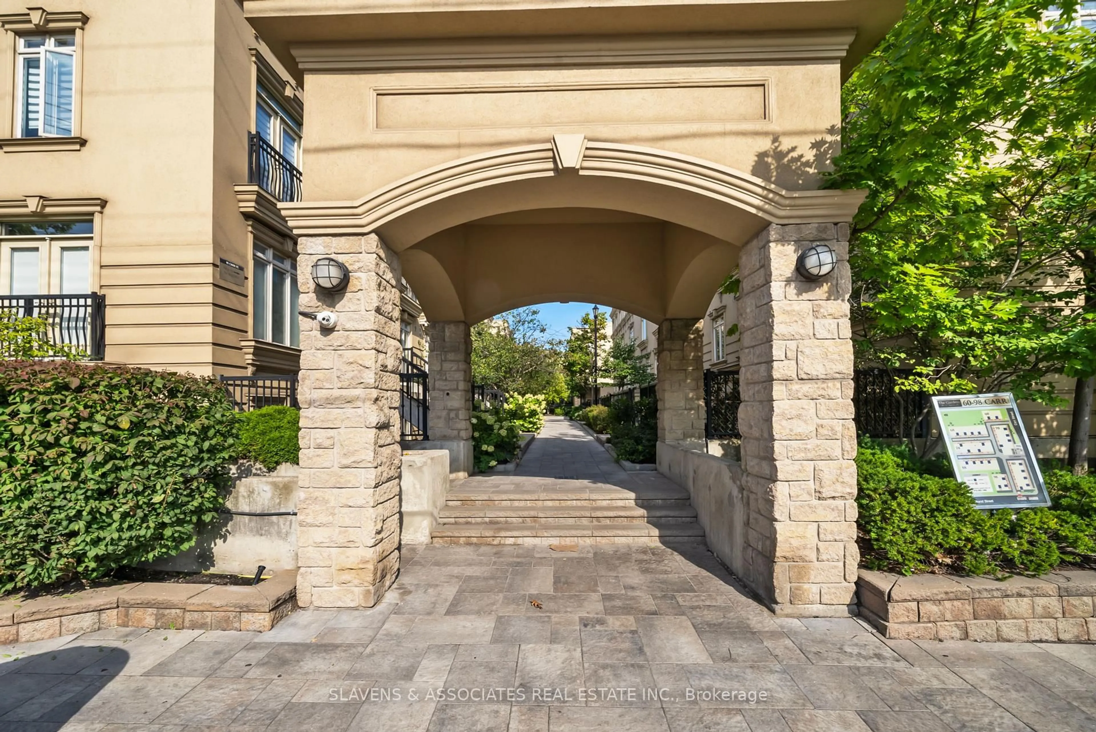 Unknown for 78 Carr St #TH 3, Toronto Ontario M5T 1B7