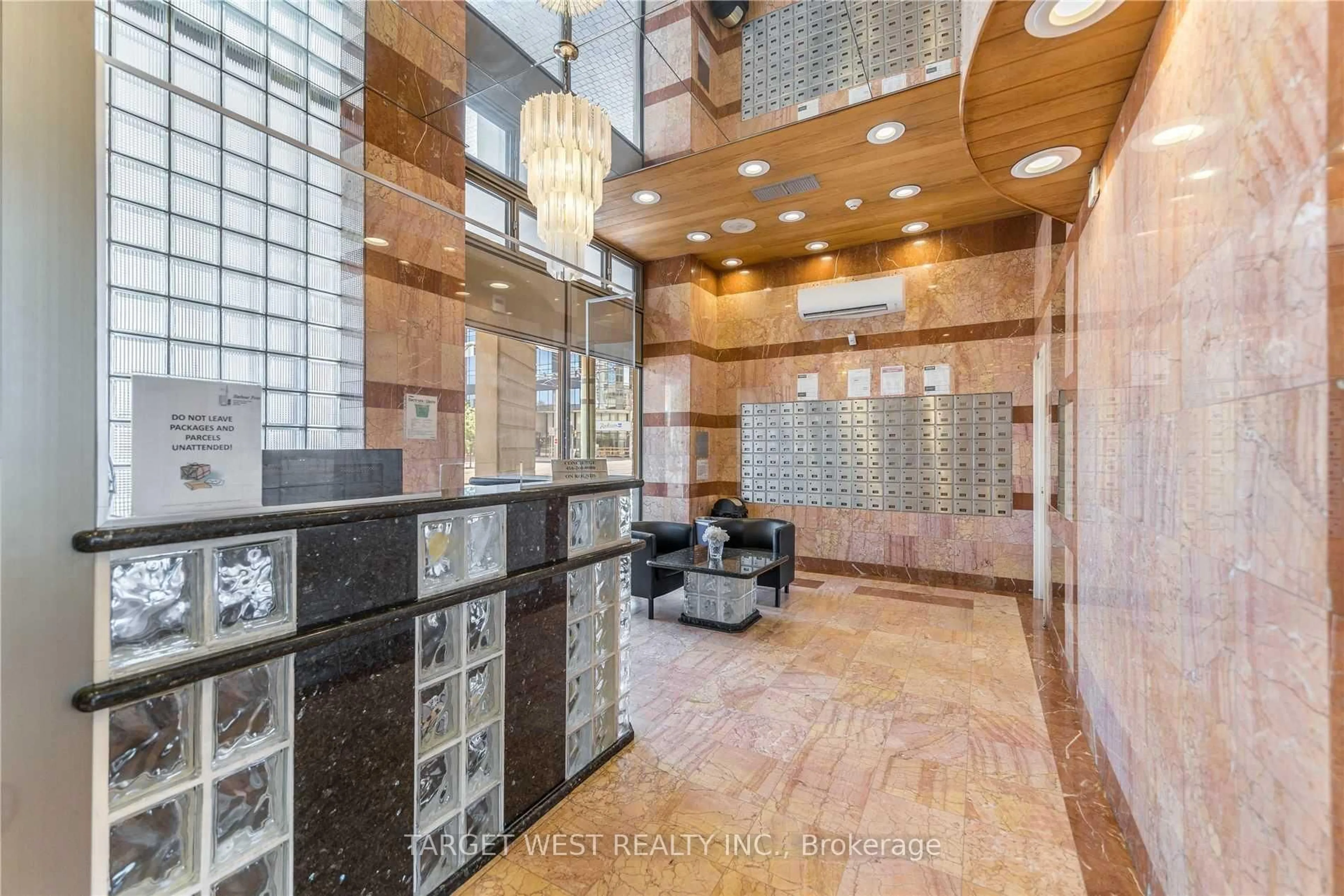 Unknown for 250 Queens Quay #1903, Toronto Ontario M5J 2N2
