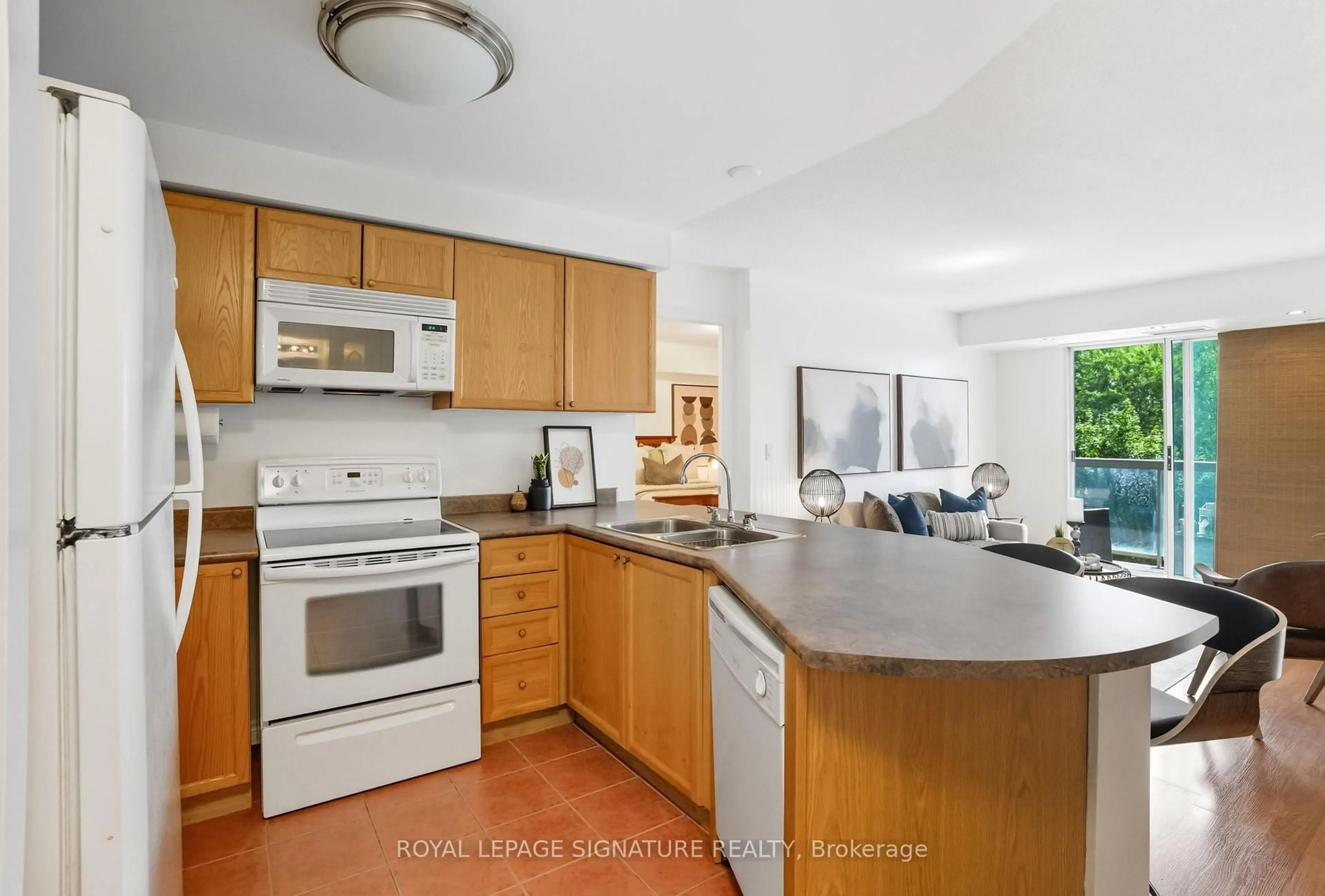 Standard kitchen, unknown for 935 Sheppard Ave #402, Toronto Ontario M3H 2T7