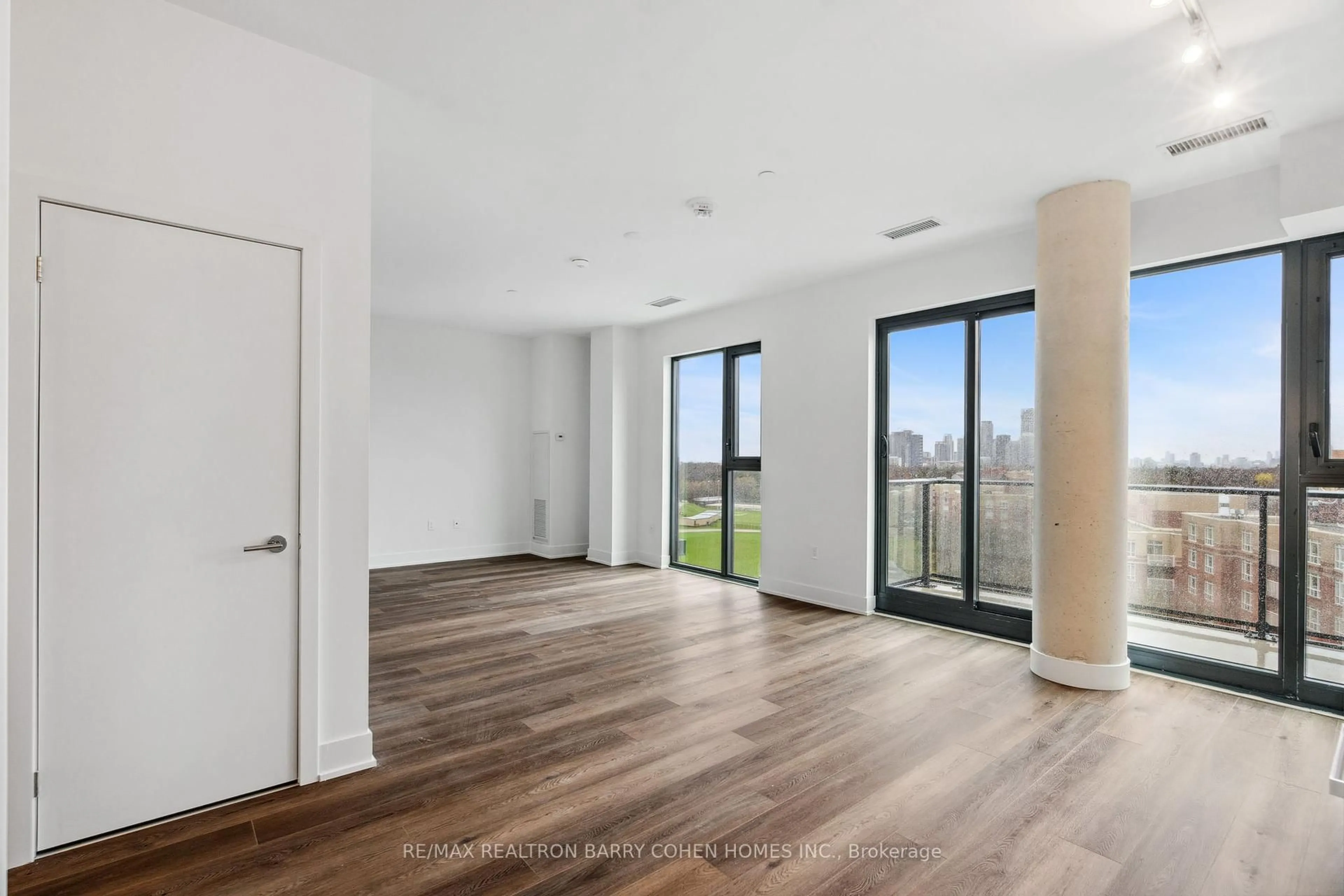 Unknown for 250 Lawrence Ave #906, Toronto Ontario M5M 1B1