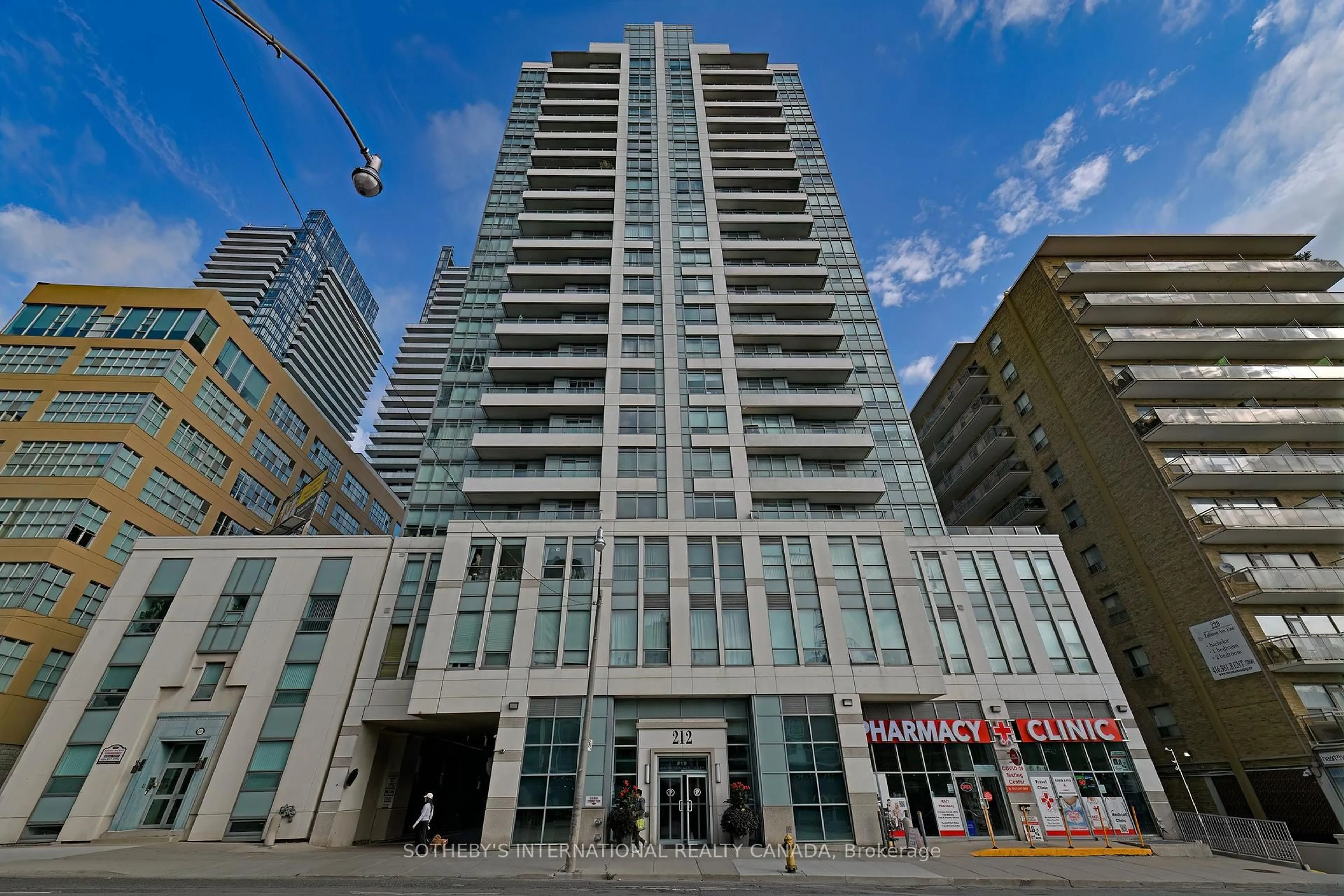 Patio, building for 212 Eglinton Ave #307, Toronto Ontario M4P 0A3