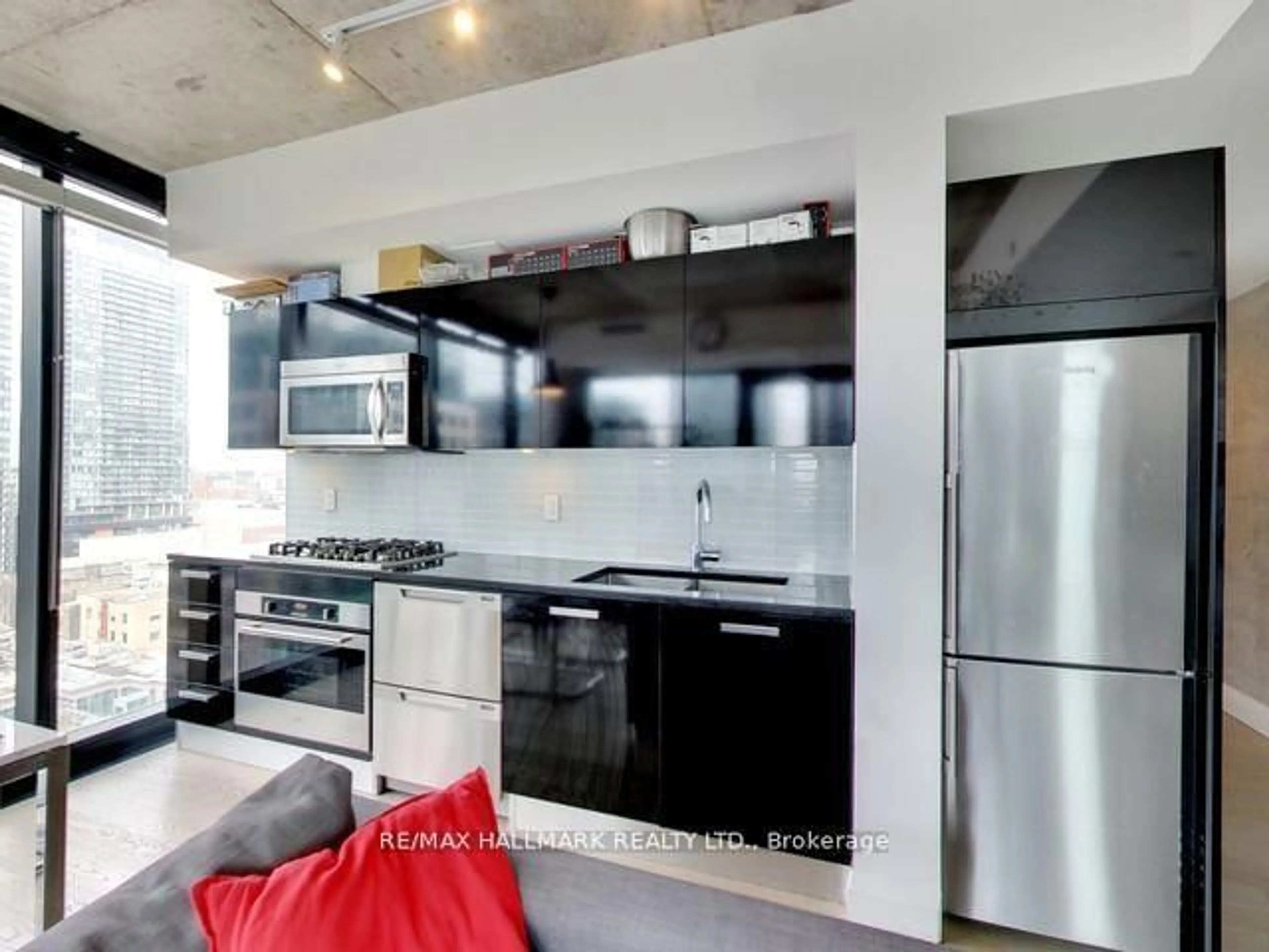 Unknown for 224 King St #1407, Toronto Ontario M5H 0A6
