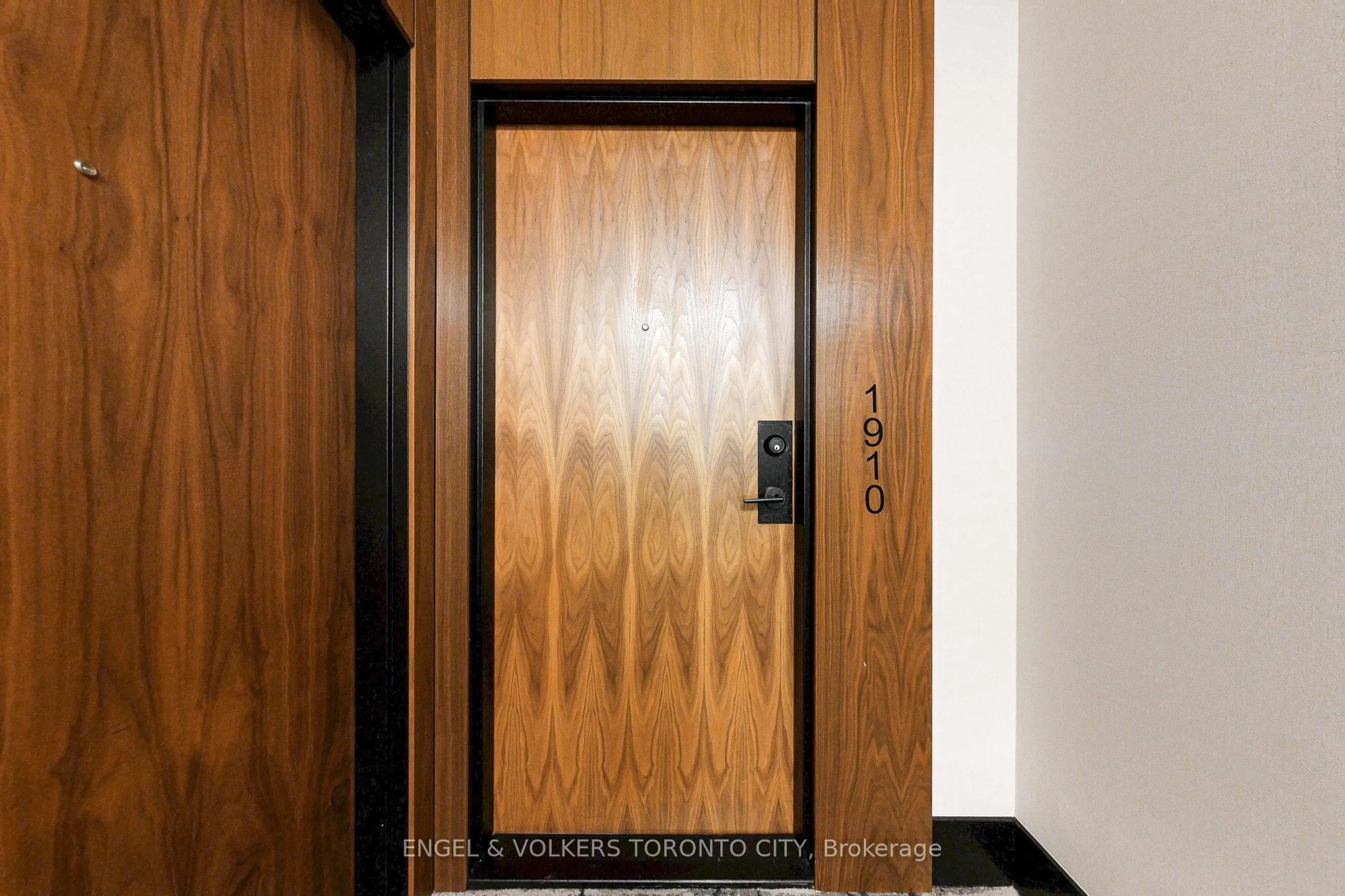 Indoor foyer for 1 Market St #1910, Toronto Ontario M5E 0A2