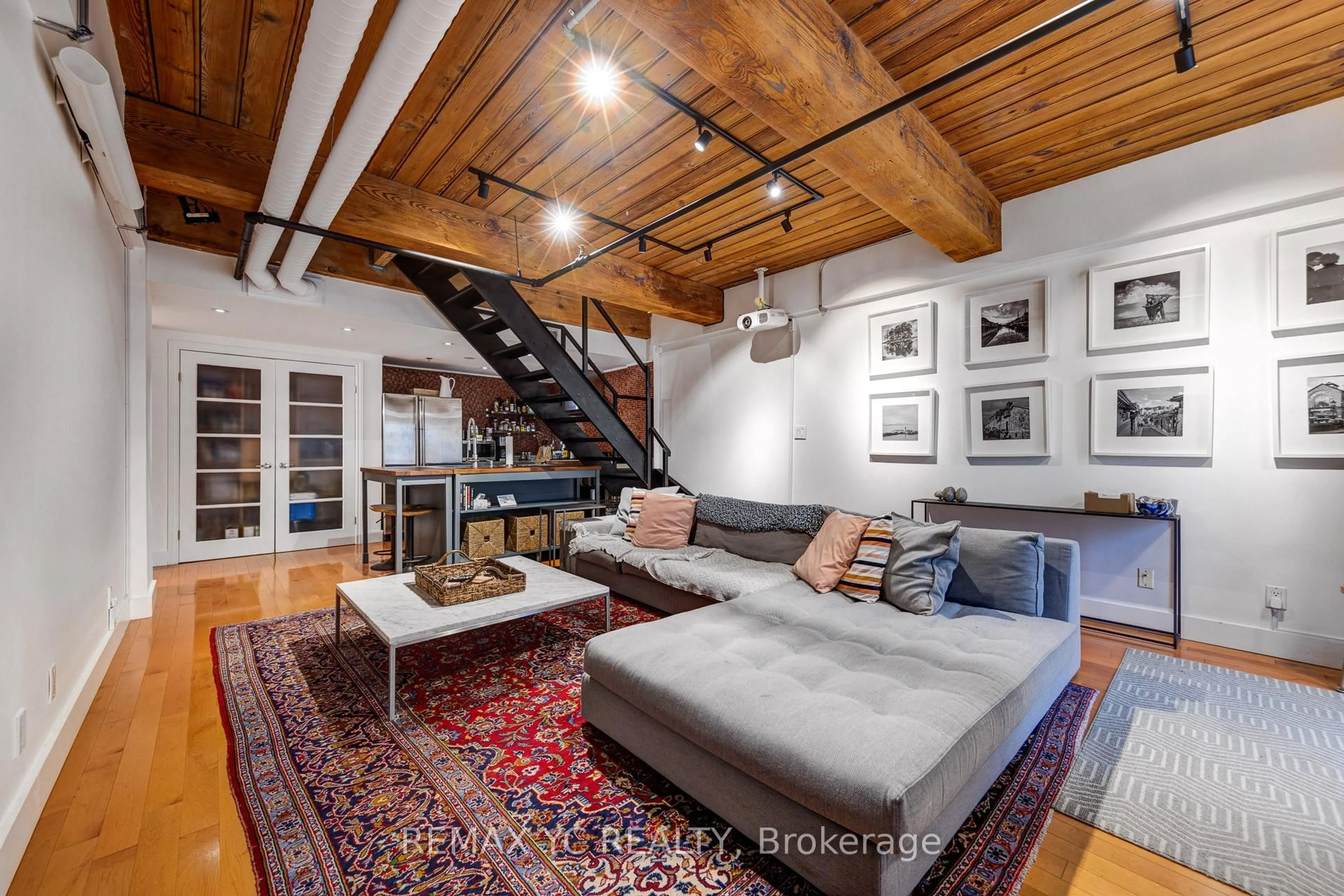 Living room with furniture, unknown for 436 Wellington St #105, Toronto Ontario M5V 1E3