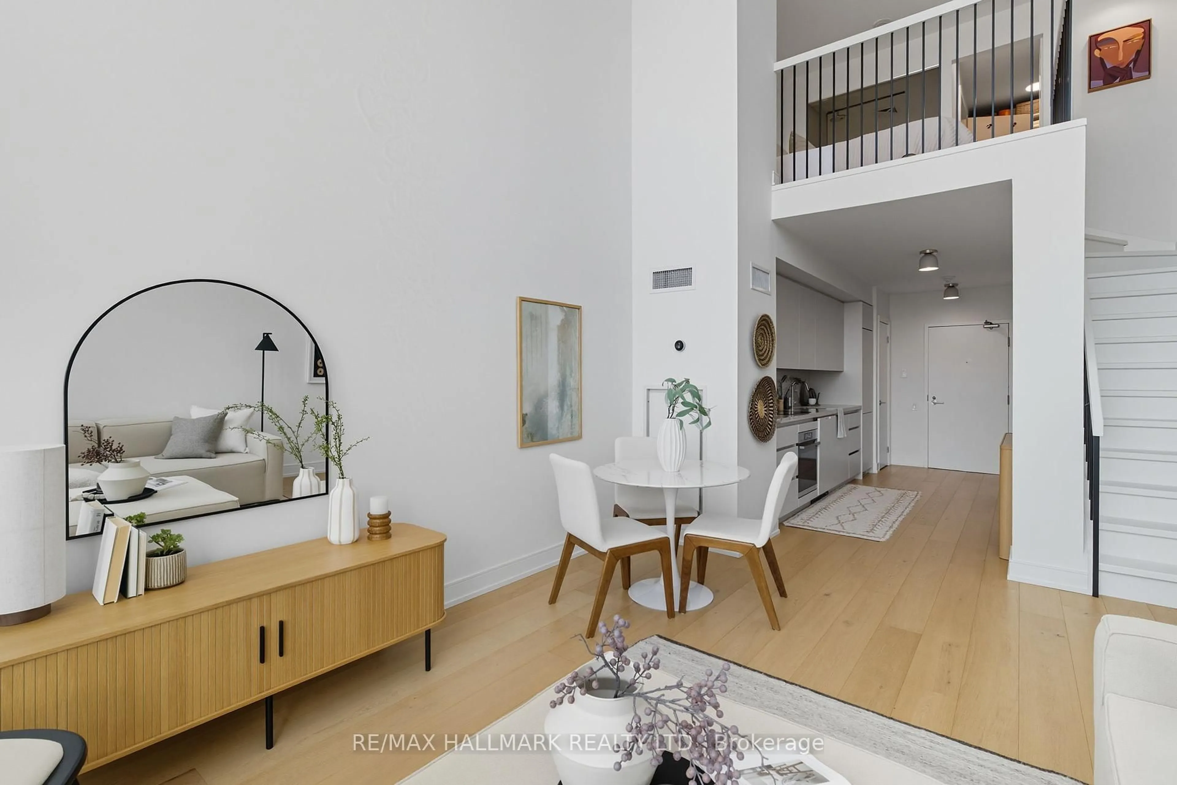 Unknown for 5 Hanna Ave #719, Toronto Ontario M6K 0B3
