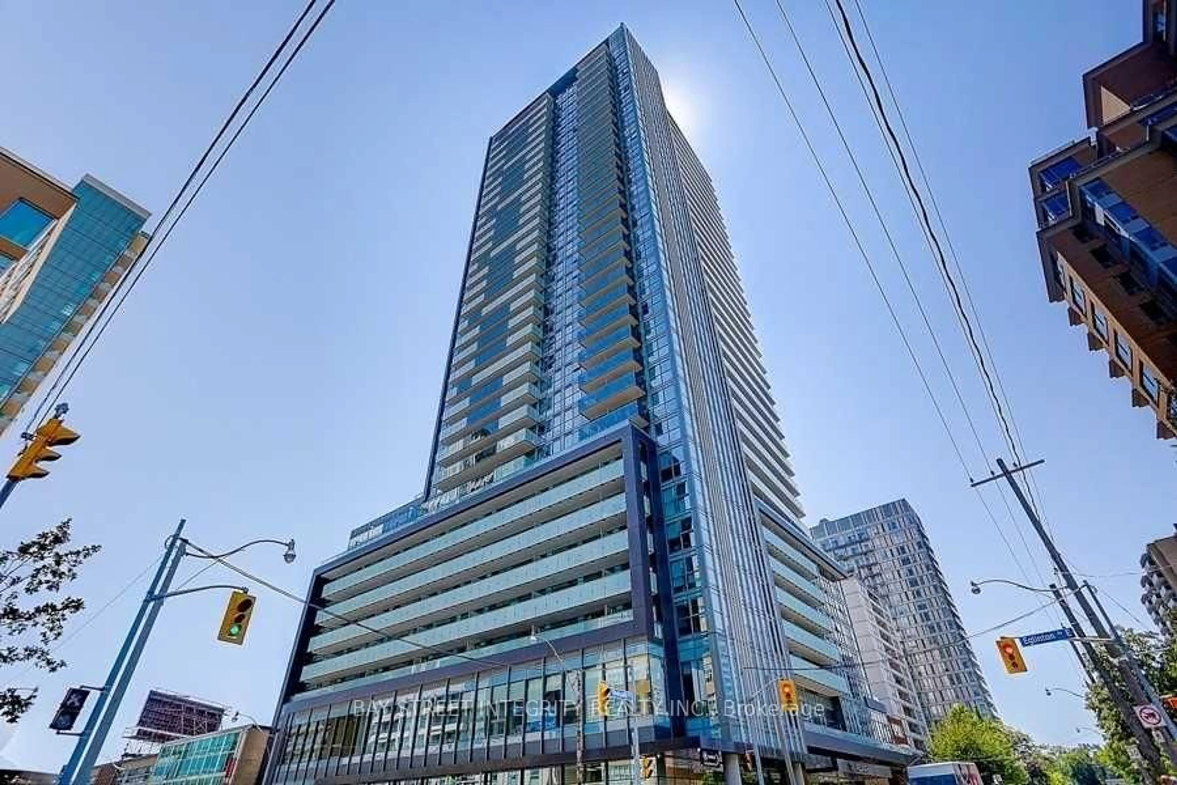 Indoor foyer for 125 Redpath Ave #1912, Toronto Ontario M4S 0B5