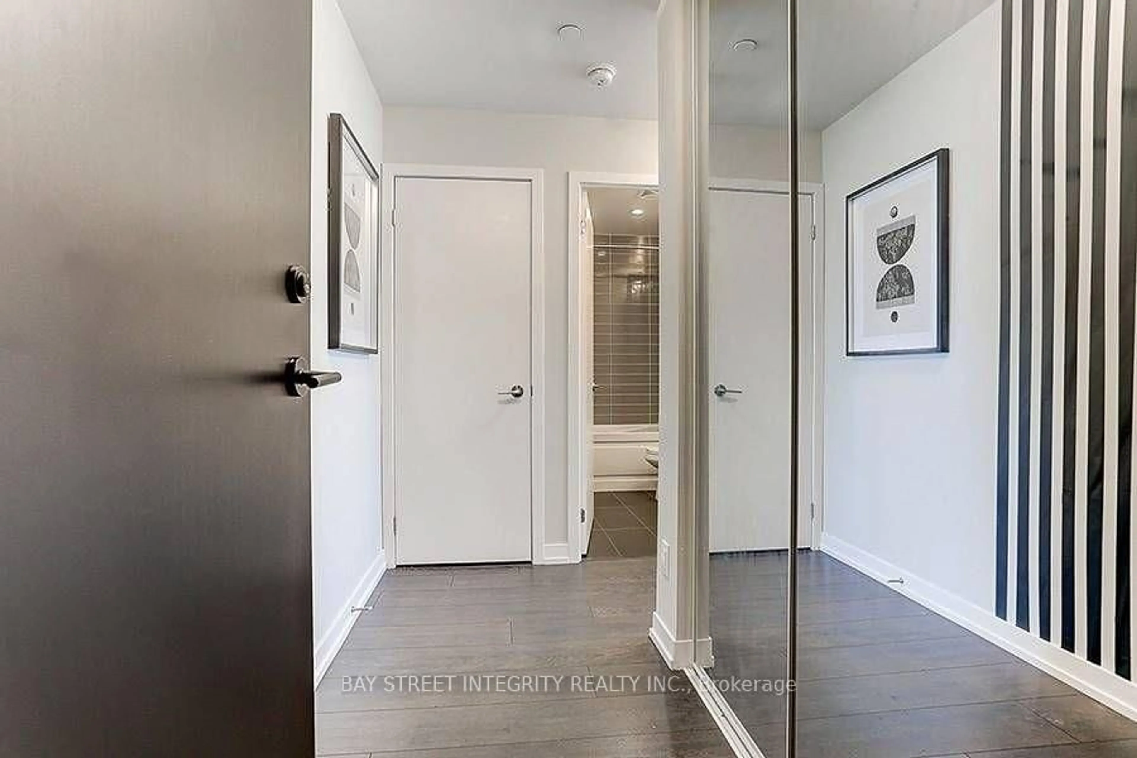 Indoor entryway for 125 Redpath Ave #1912, Toronto Ontario M4S 0B5