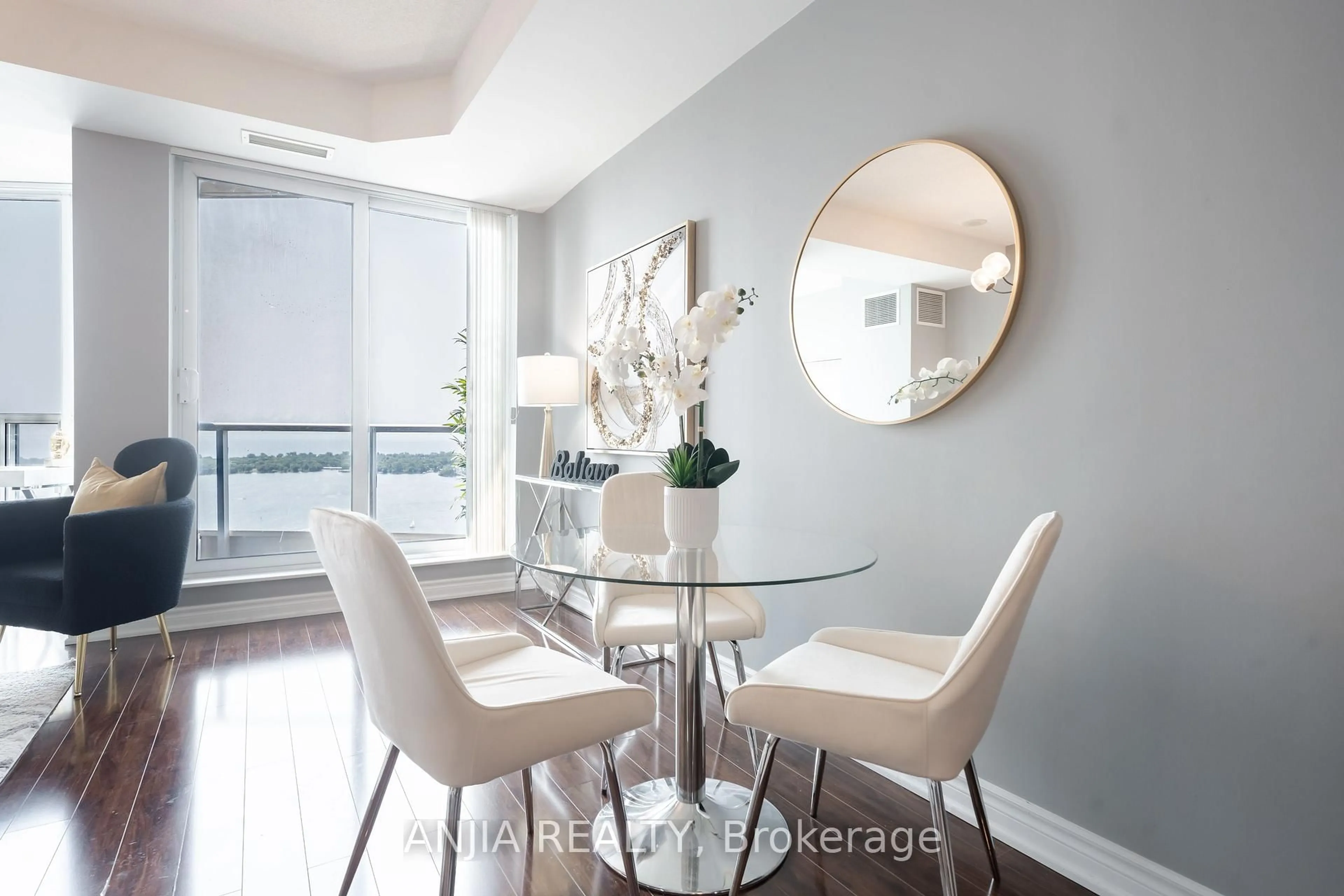 Dining room, unknown for 8 York St #3411, Toronto Ontario M5J 2Y2