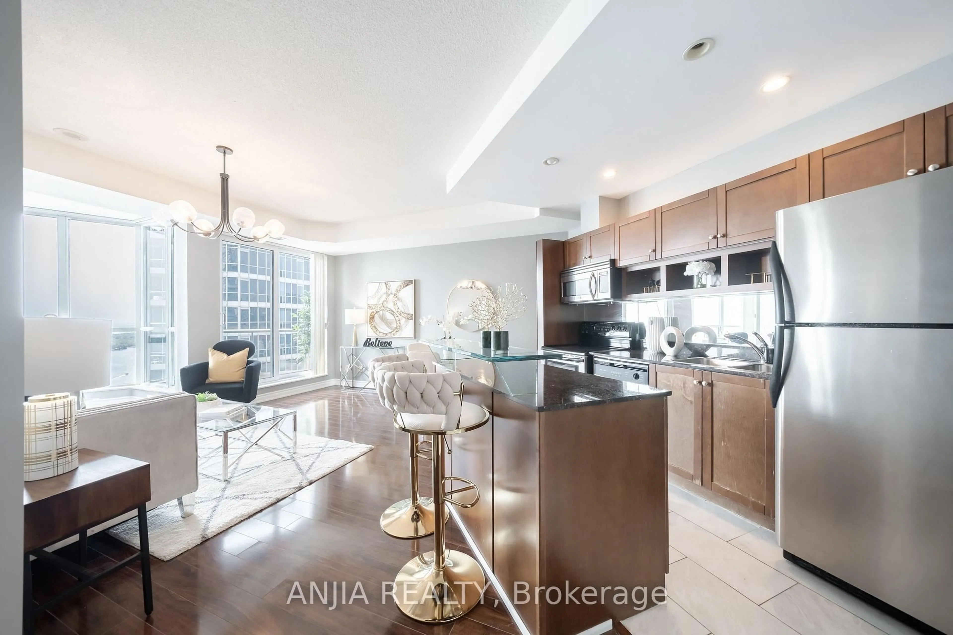 Open concept kitchen, ceramic/tile floor for 8 York St #3411, Toronto Ontario M5J 2Y2
