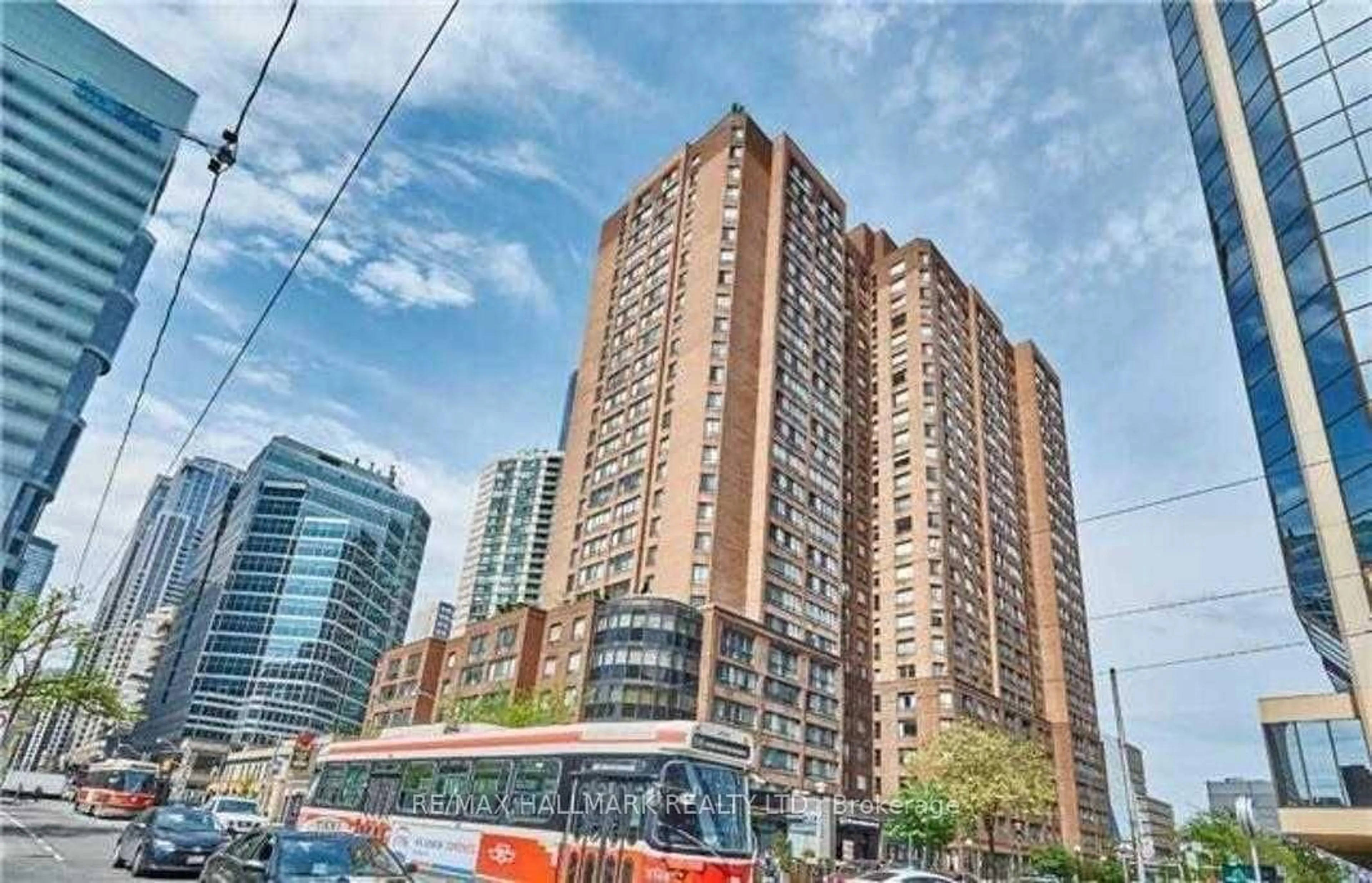 Unknown for 633 Bay St #2215, Toronto Ontario M5G 2G4