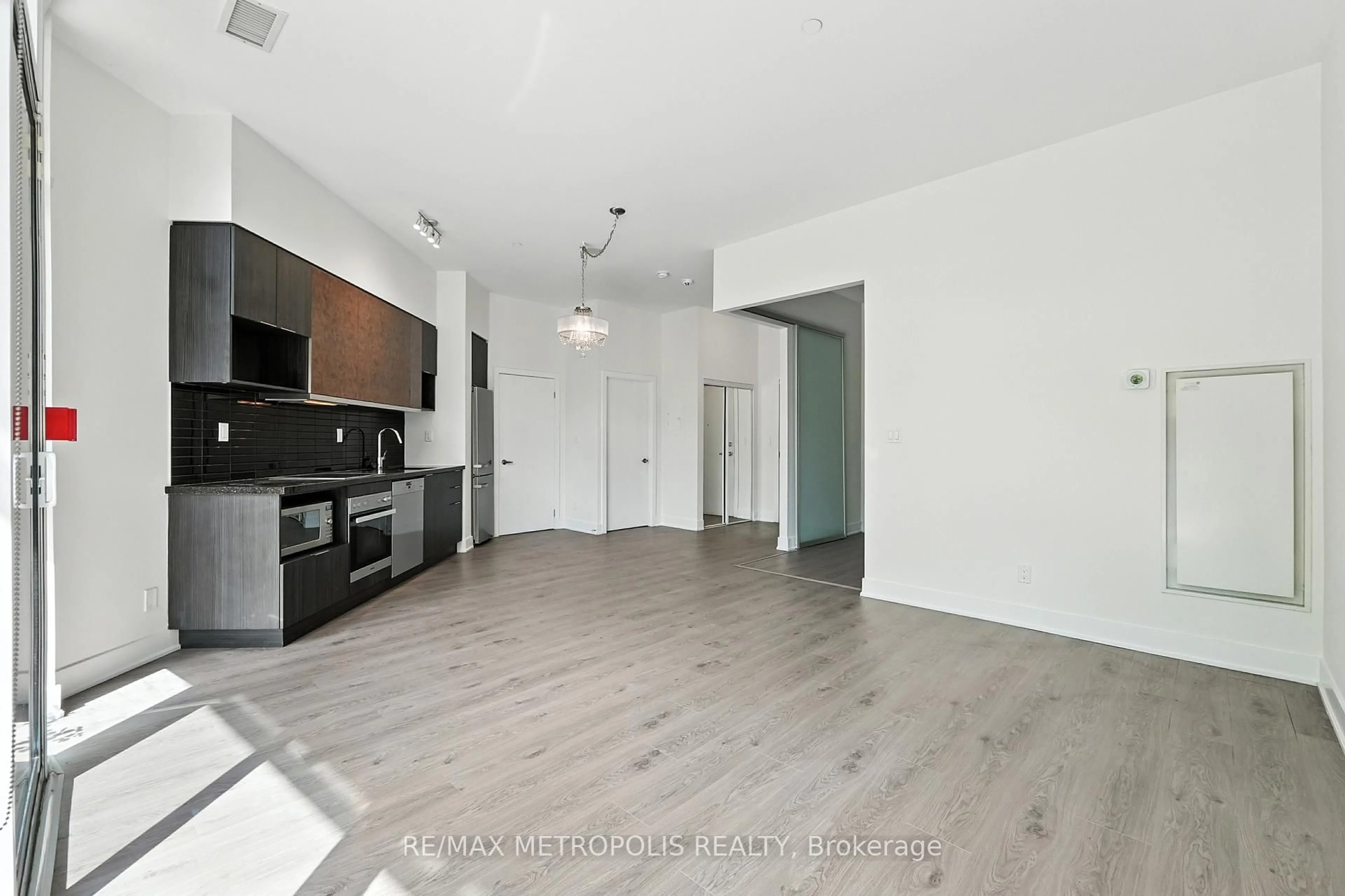 Open concept kitchen, unknown for 99 The Donway #117, Toronto Ontario M3C 0N8