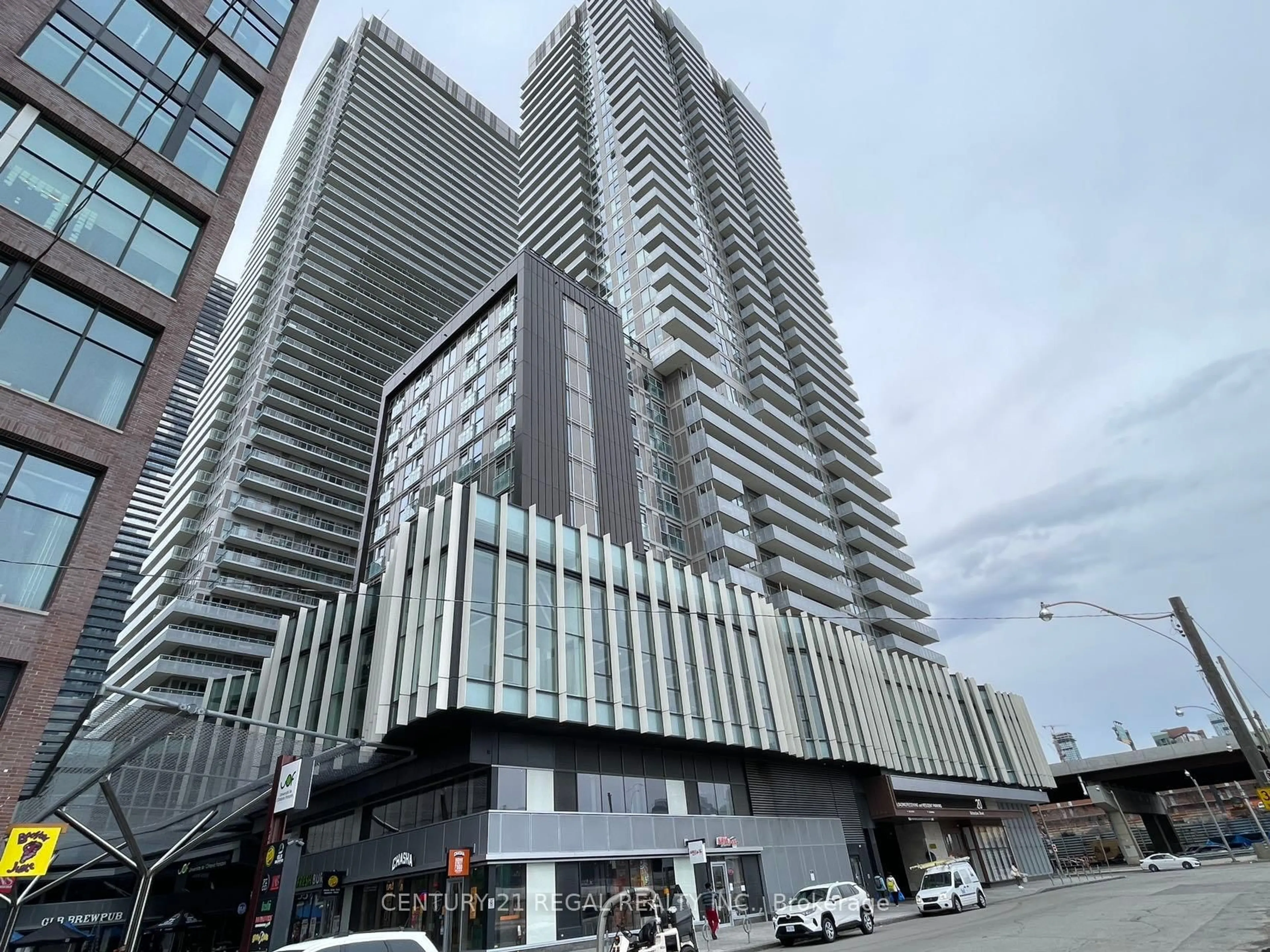 Indoor foyer for 20 Richardson St #908, Toronto Ontario M5A 0S6
