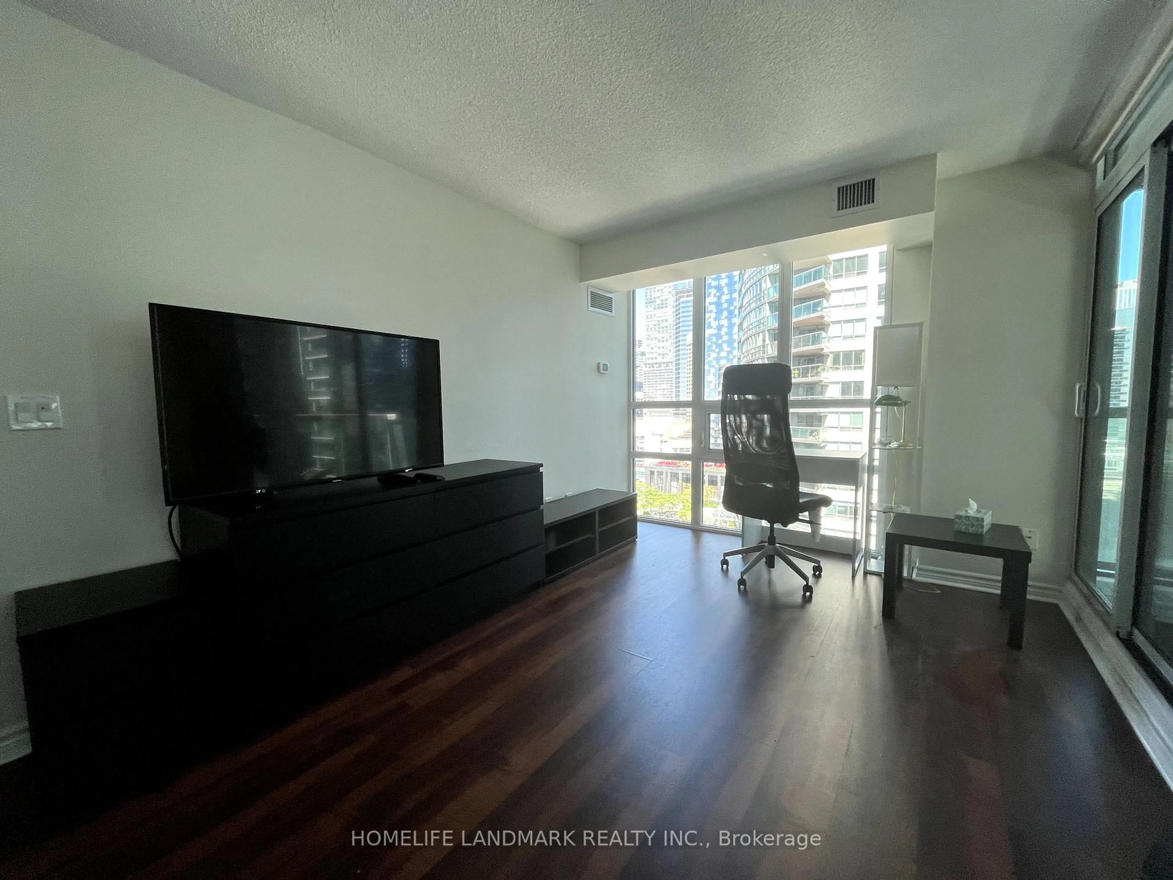 Unknown for 19 Grand Trunk Cres #1706, Toronto Ontario M5J 3A3