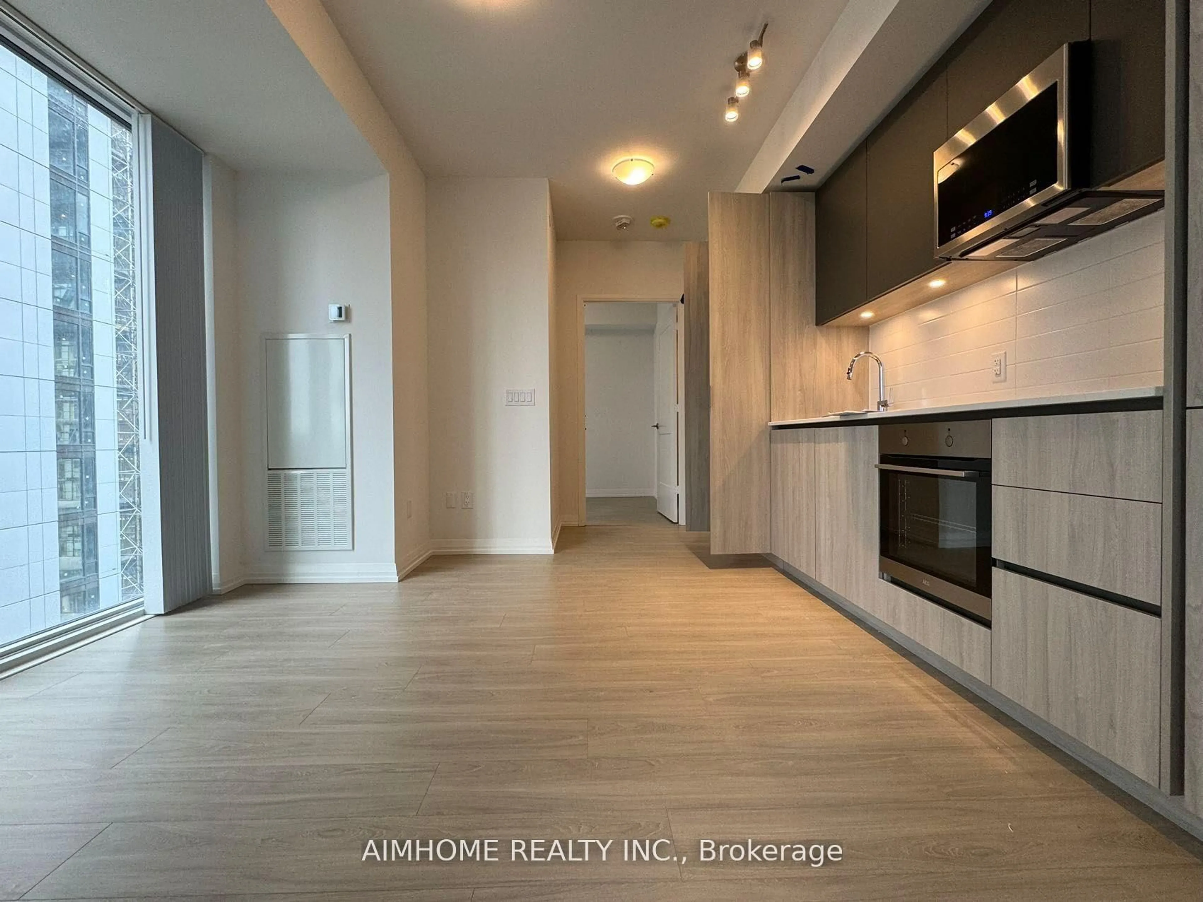 Unknown for 8 Widmer St #2903, Toronto Ontario M5V 2E7