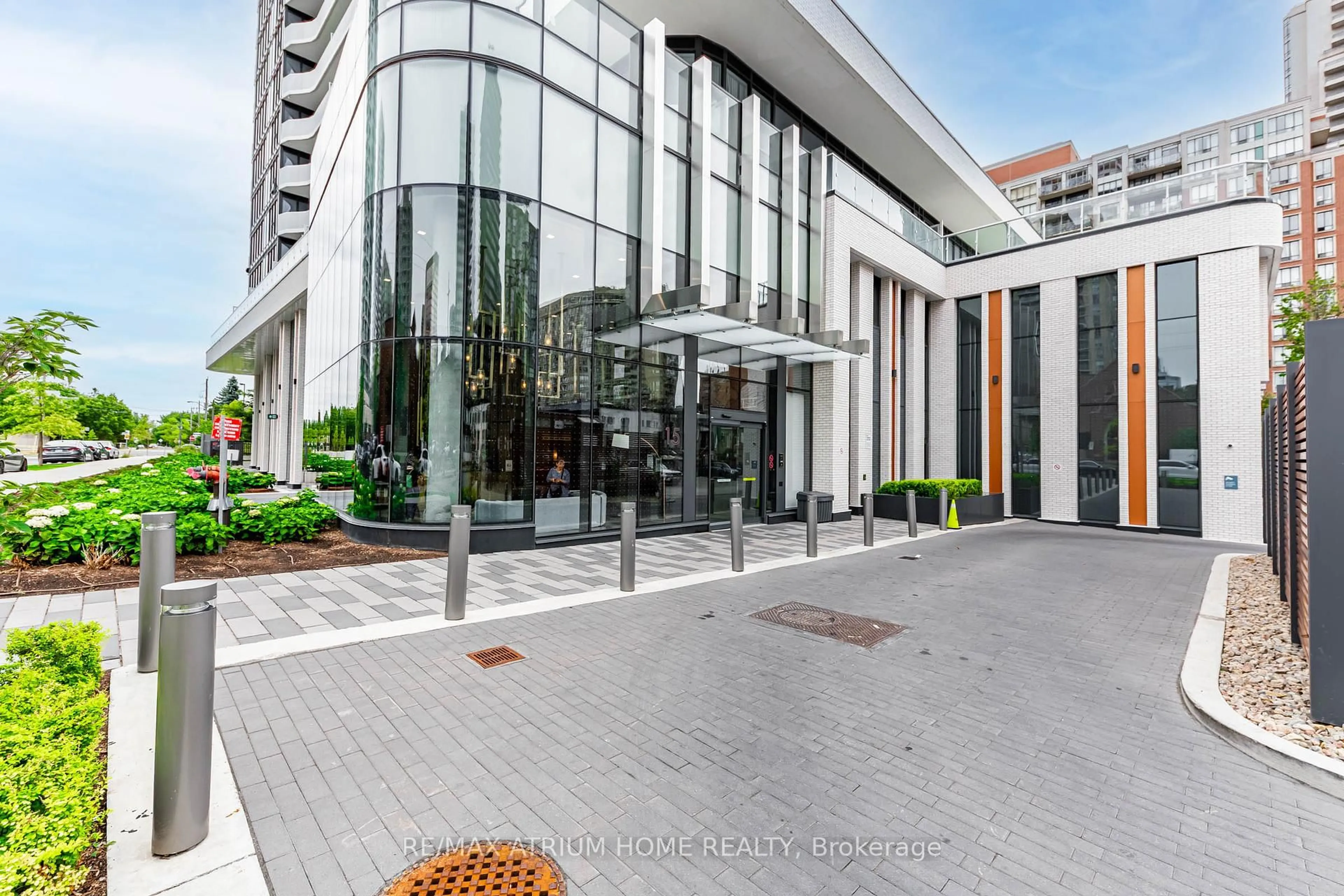 Indoor foyer for 15 Holmes Ave #2509, Toronto Ontario M2N 0L4