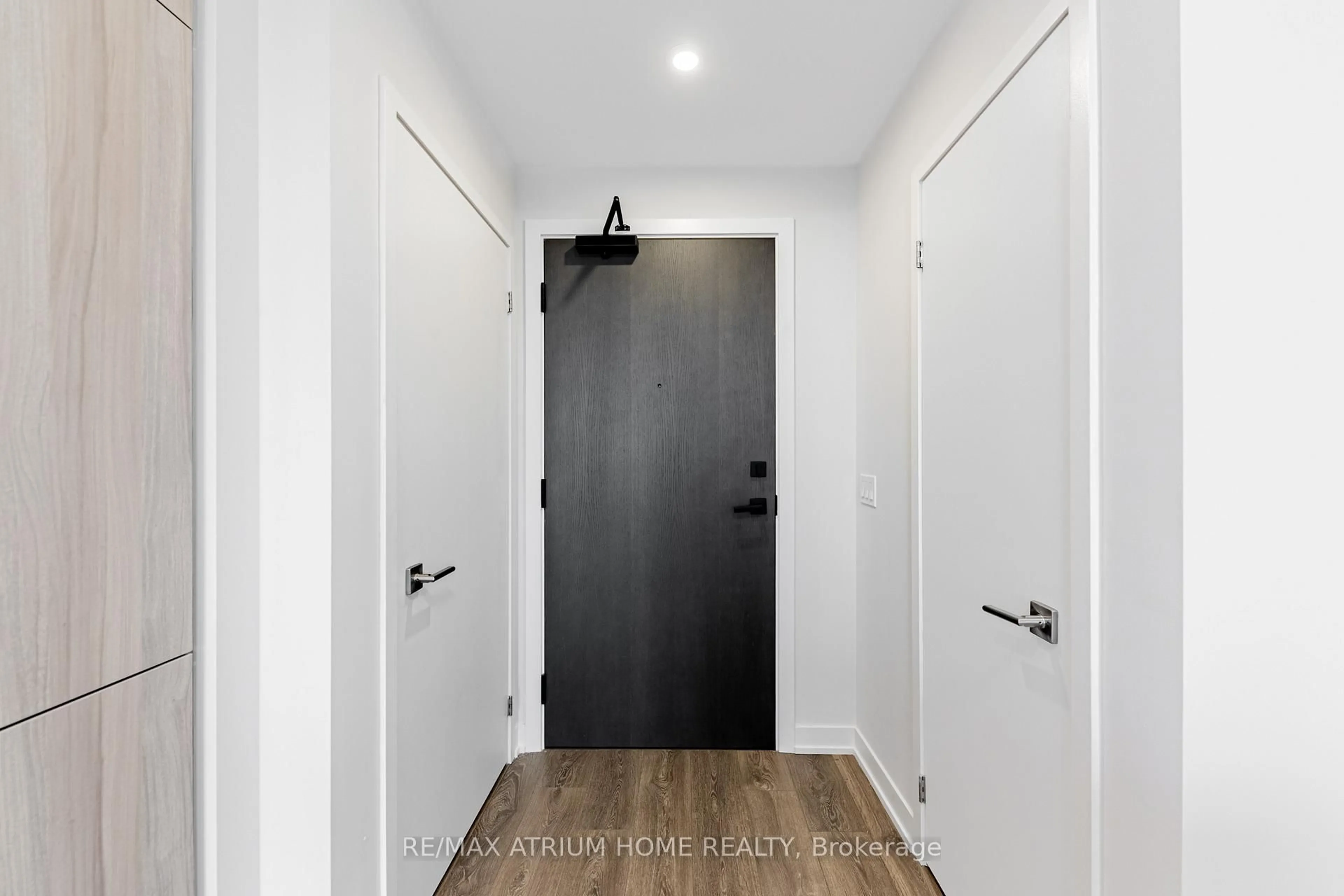 Indoor entryway for 15 Holmes Ave #2509, Toronto Ontario M2N 0L4