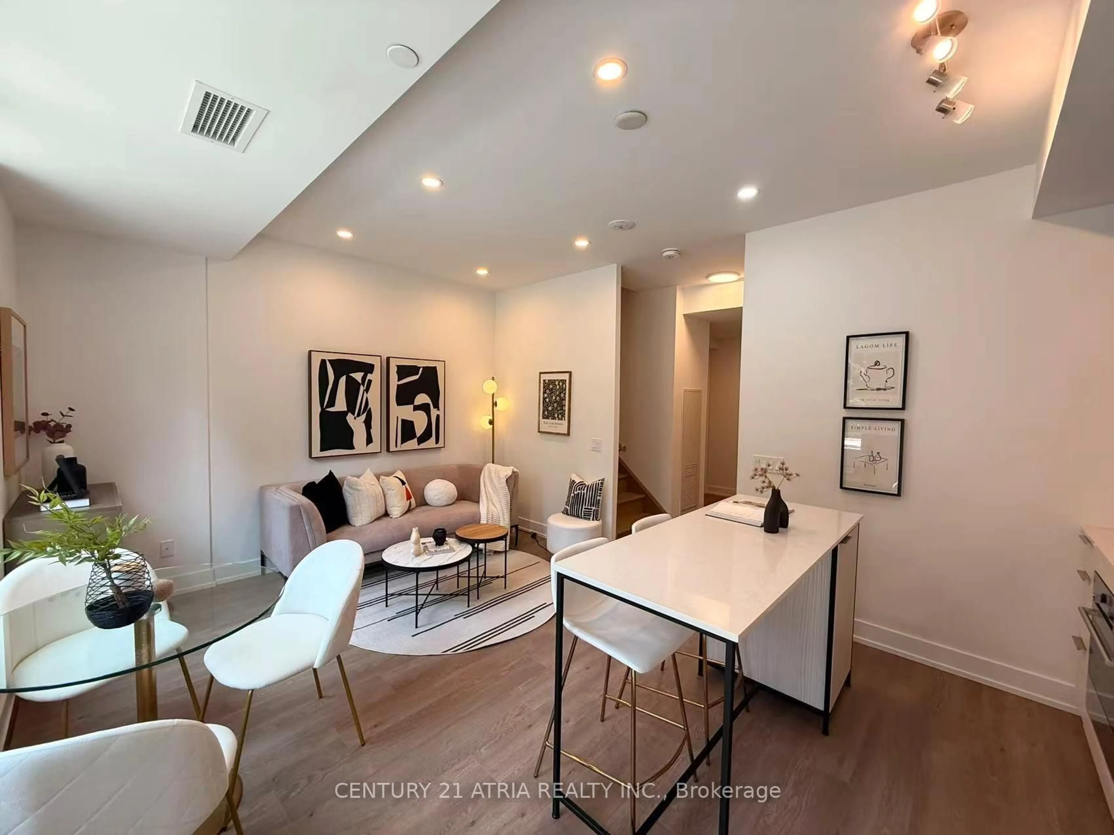 A pic of a room for 308 Jarvis St #103, Toronto Ontario M5B 0E3