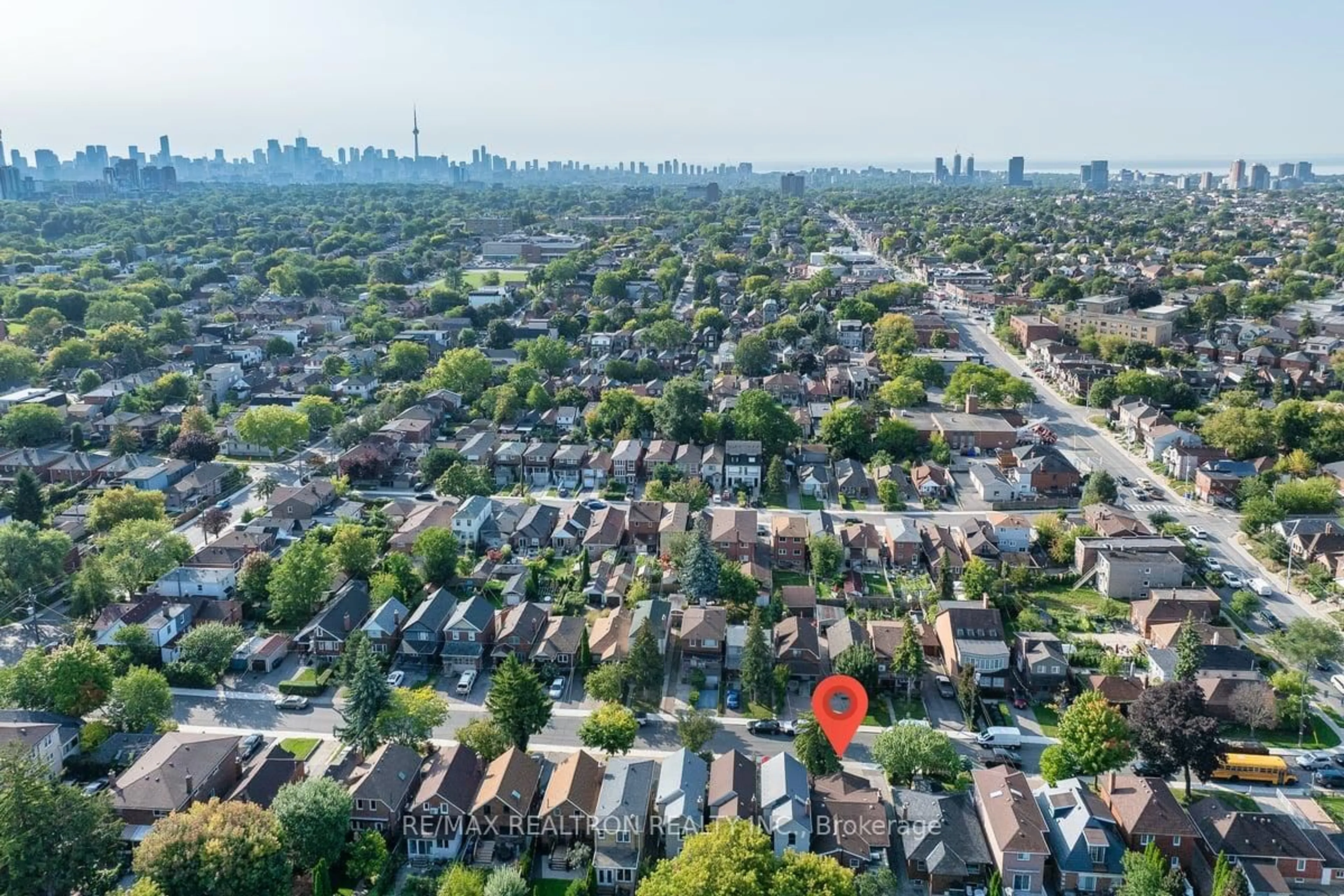 A pic from outside/outdoor area/front of a property/back of a property/a pic from drone, city buildings view from balcony for 152 Gloucester Grve, Toronto Ontario M6C 2B1