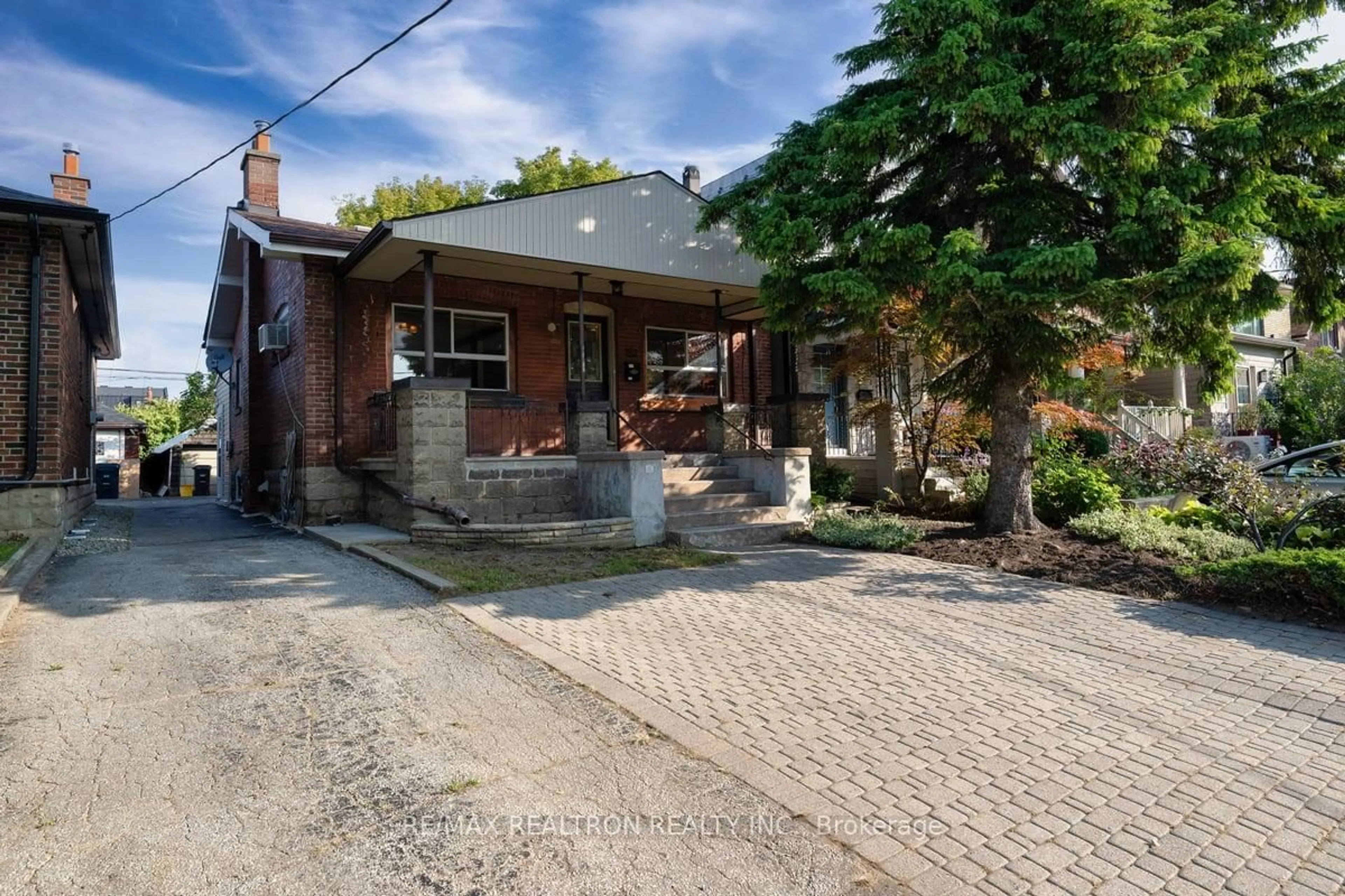 Unknown for 152 Gloucester Grve, Toronto Ontario M6C 2B1