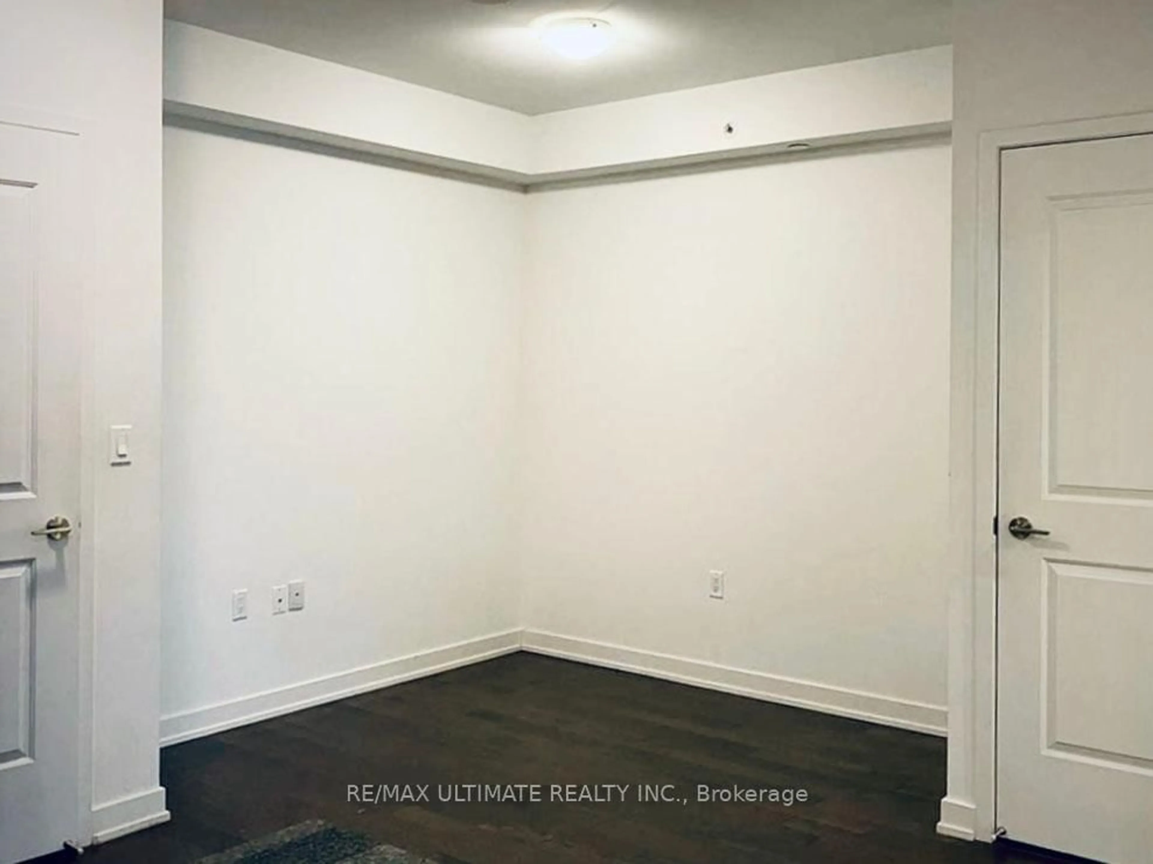 A pic of a room for 1 The Esplanade #3001, Toronto Ontario M5E 0A8