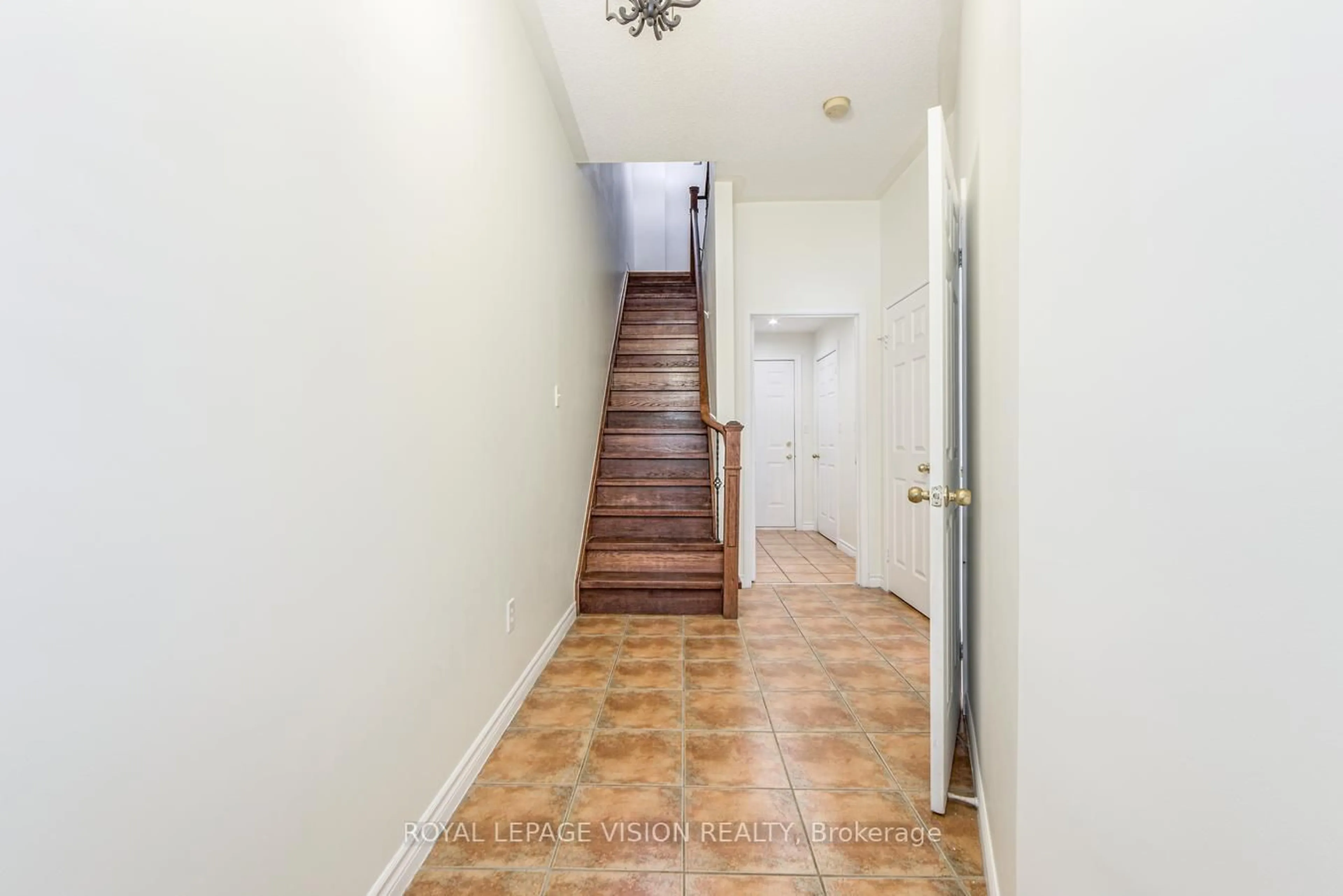 Indoor foyer for 53 Hobson Ave, Toronto Ontario M4A 2X7