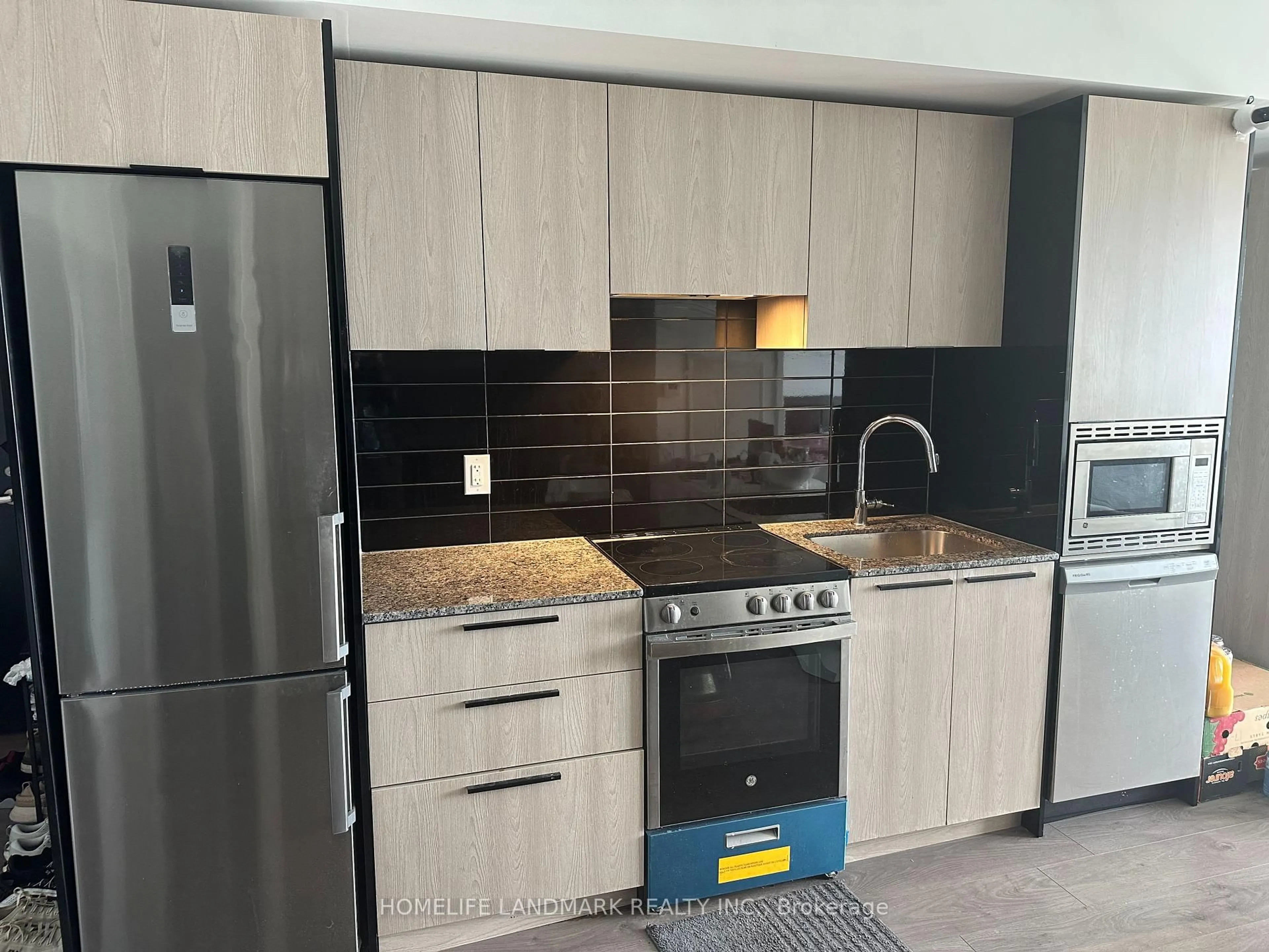 Standard kitchen, unknown for 501 Yonge St #4007, Toronto Ontario M4Y 0G8