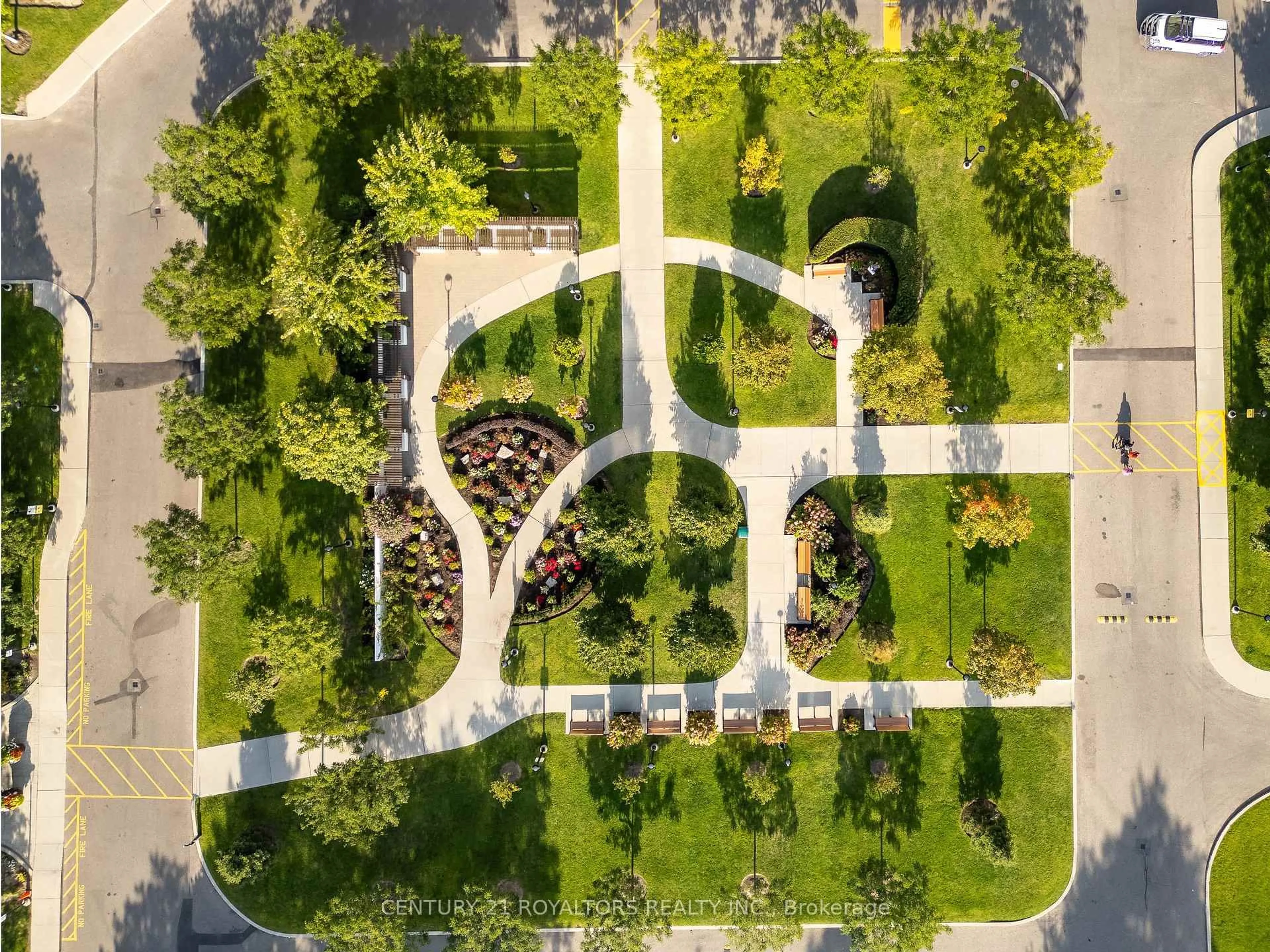 A pic from outside/outdoor area/front of a property/back of a property/a pic from drone, street for 725 Don Mill Rd #906, Toronto Ontario M3C 1S8