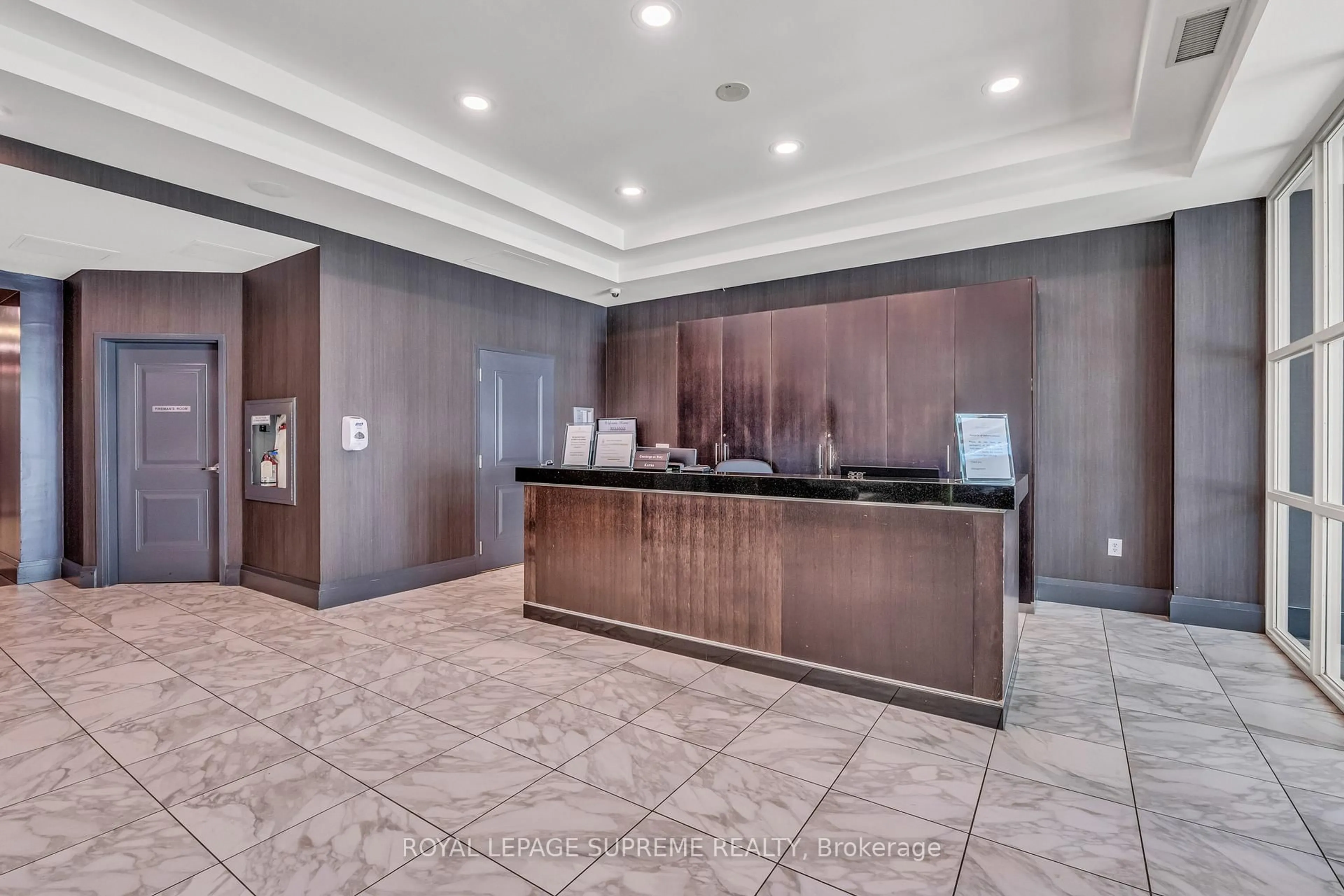 Lobby for 125 Western Battery Rd #2305, Toronto Ontario M6K 3R8