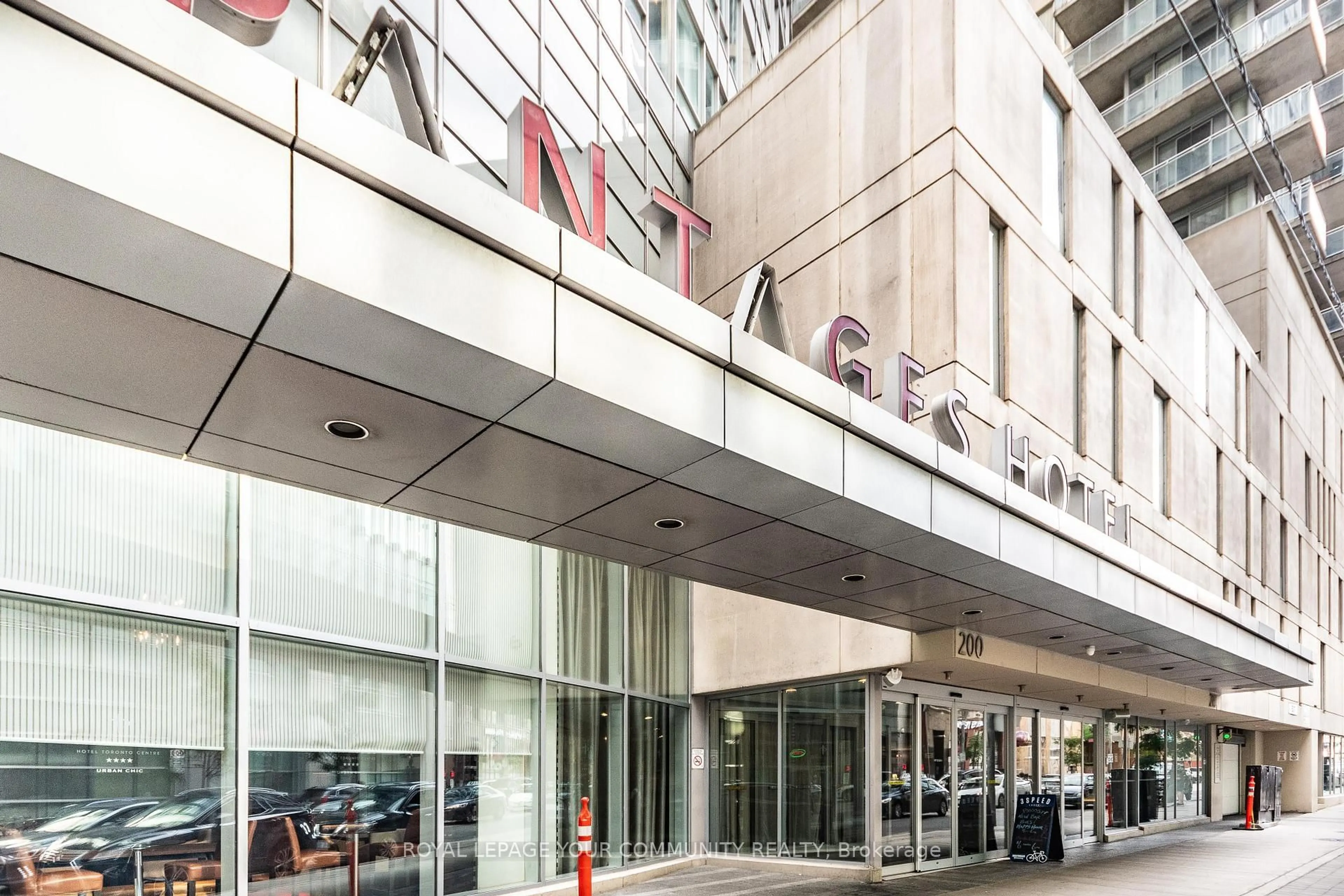 Indoor foyer for 200 Victoria St #1115, Toronto Ontario M5B 1V8