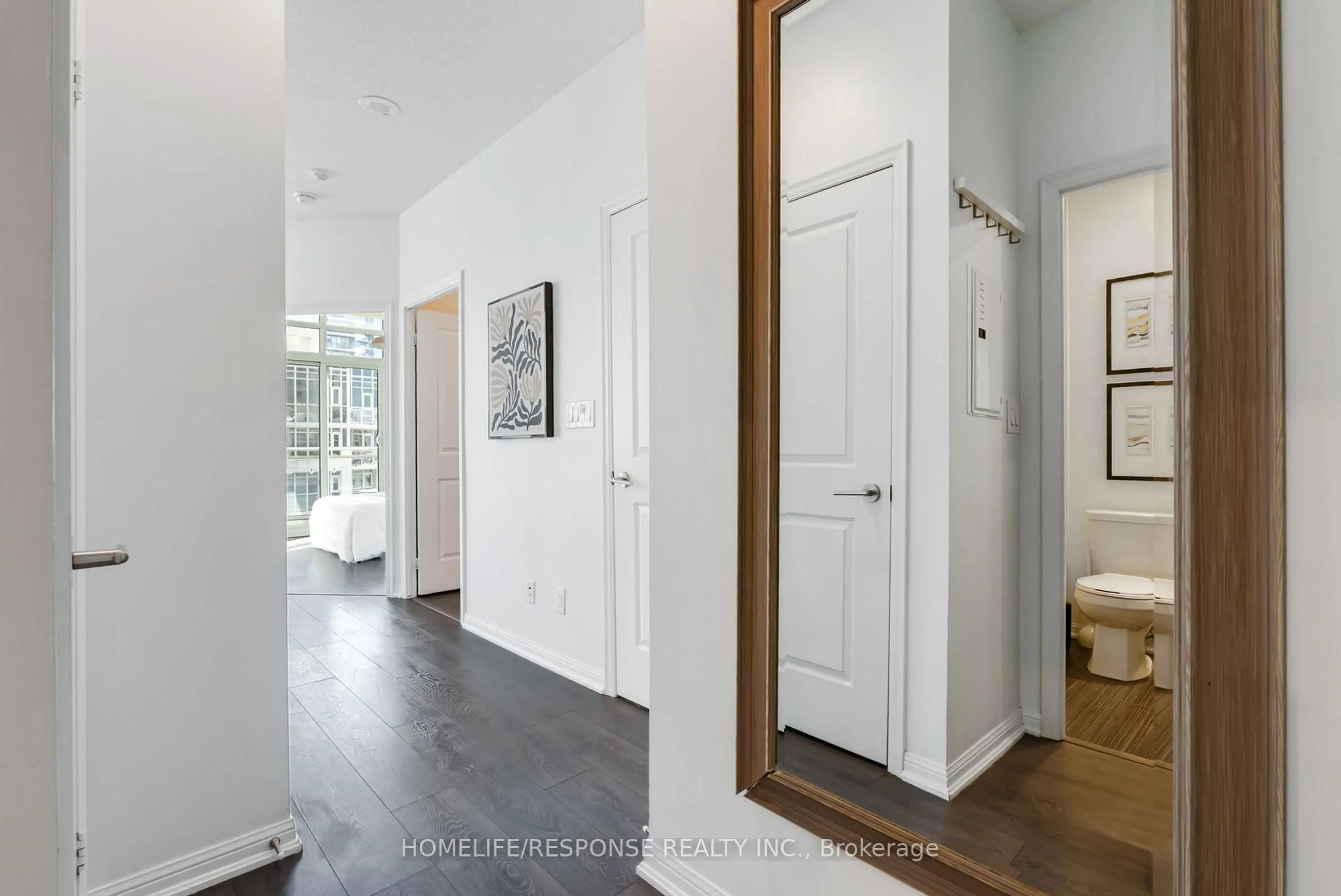 Indoor entryway for 35 Bastion St #PH2002, Toronto Ontario M5V 0C1