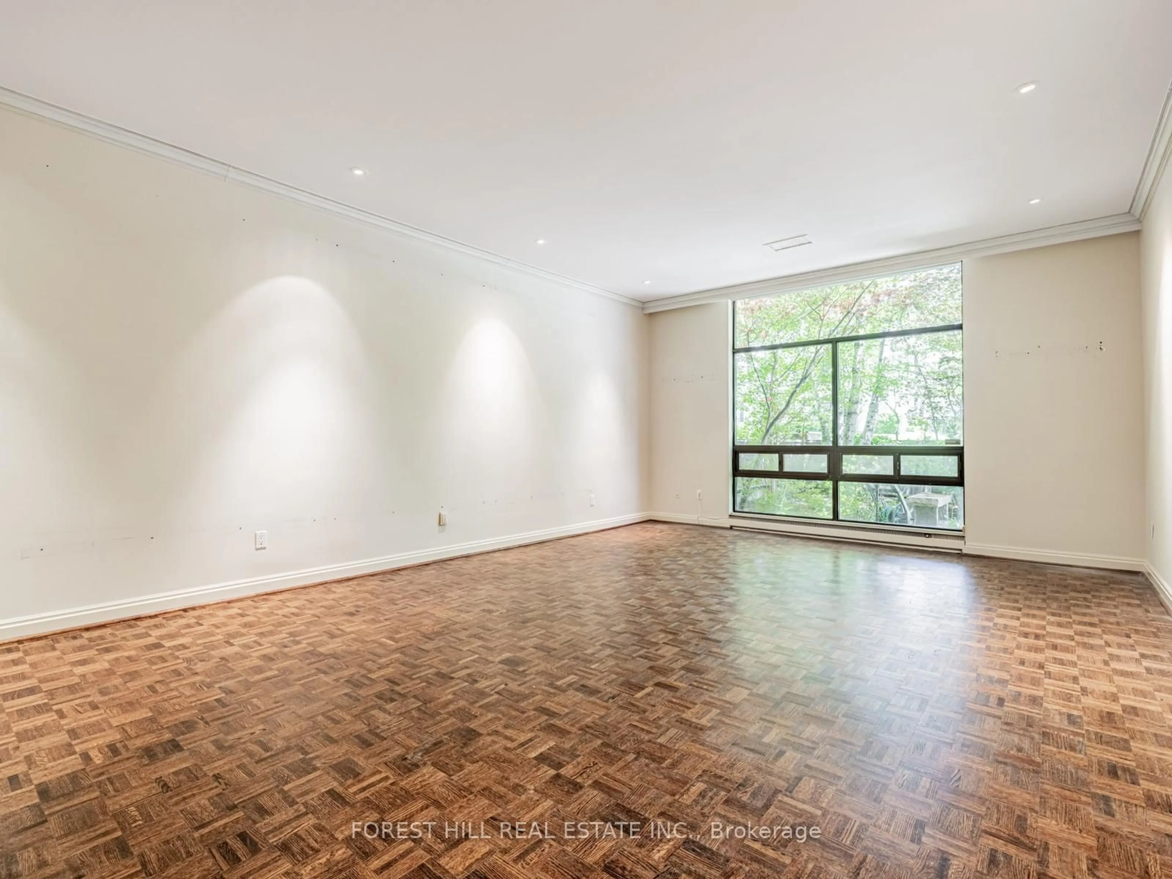 A pic of a room for 82 Oriole Rd, Toronto Ontario M4V 2G1